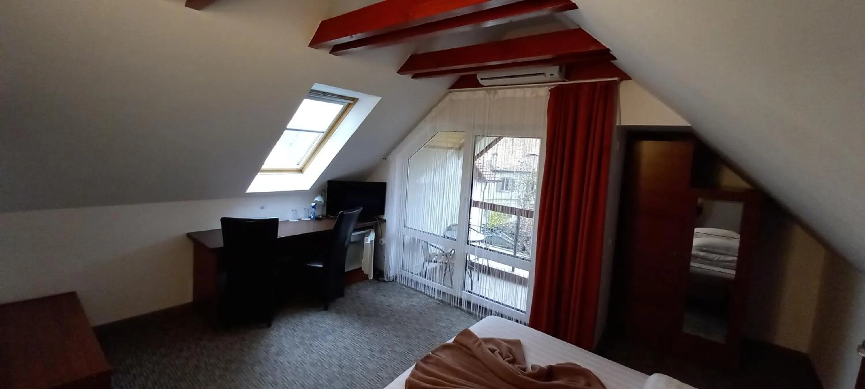 Bed in Pensiunea Riunione