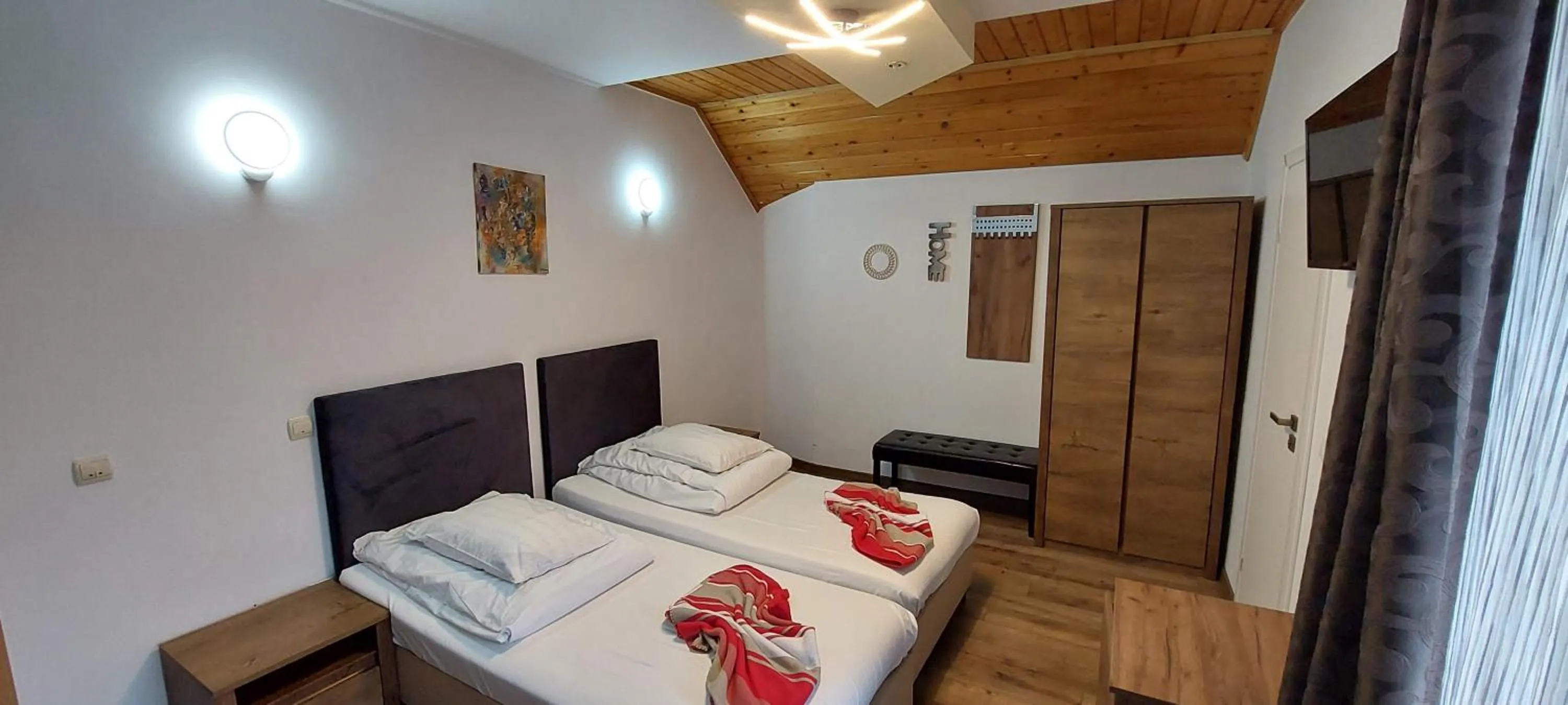 Bed in Pensiunea Riunione