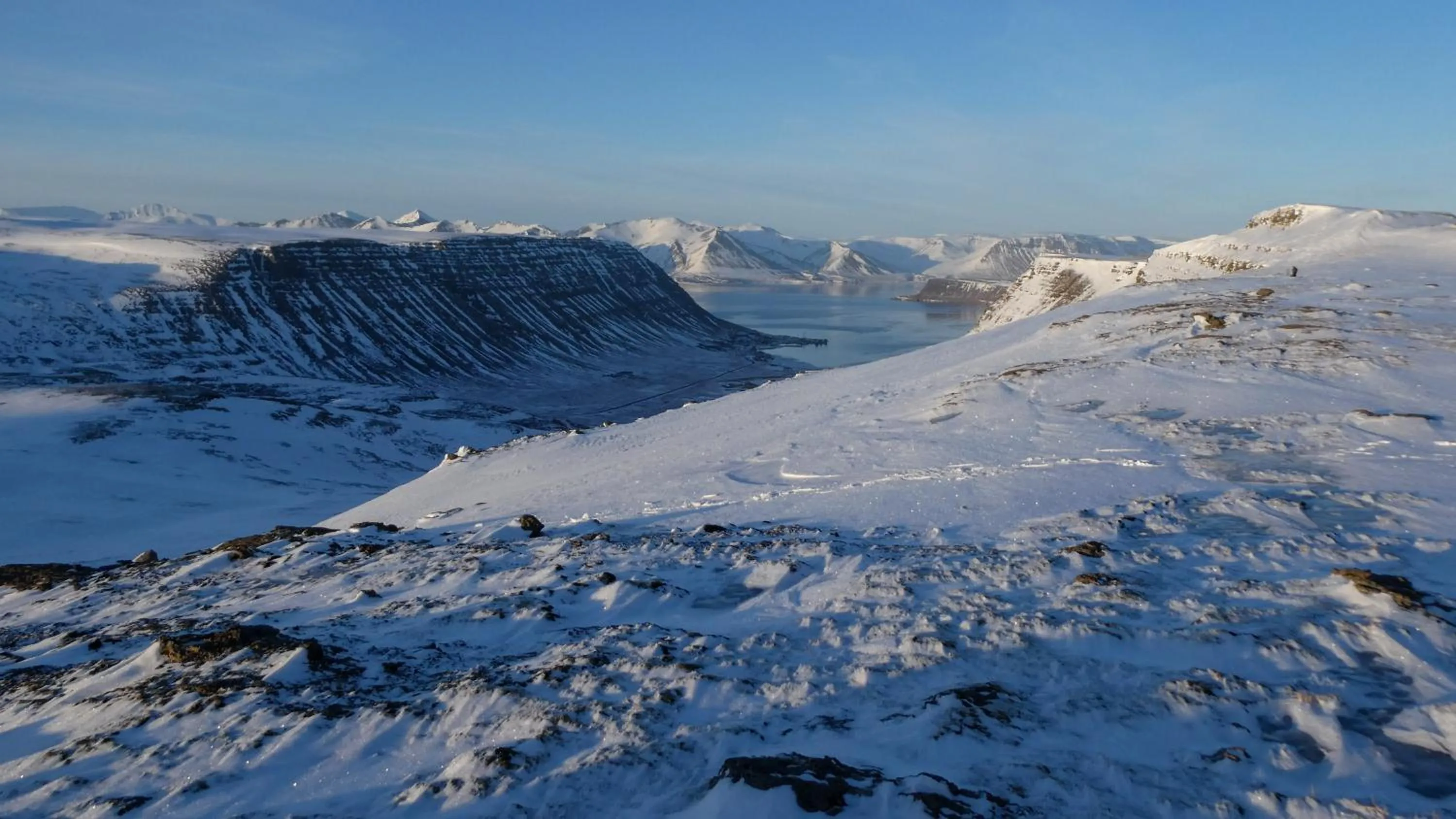 Mountain view in Harbour Inn - Guesthouse