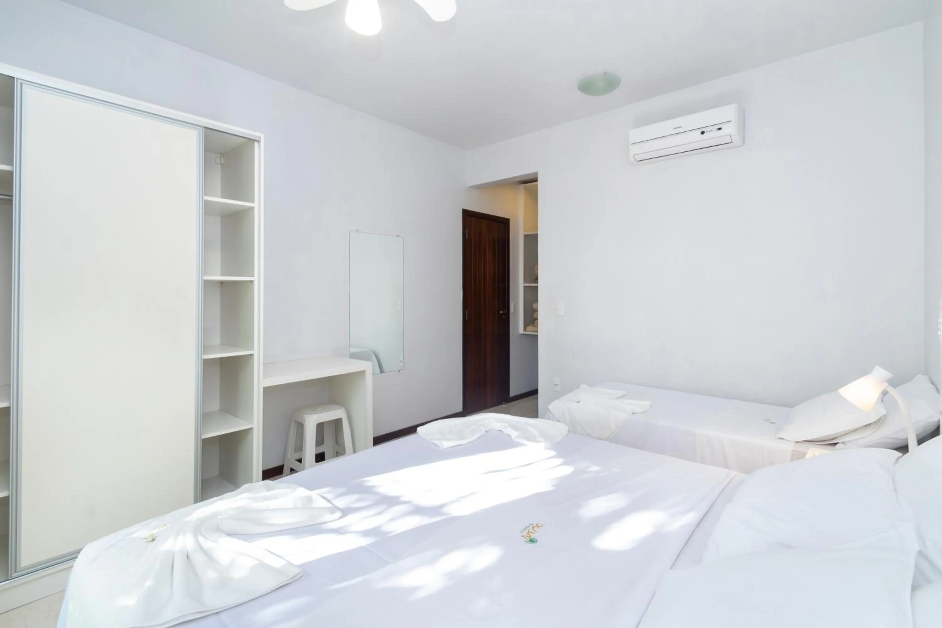 Bedroom, Bed in Dubai Bungalows Bombinhas