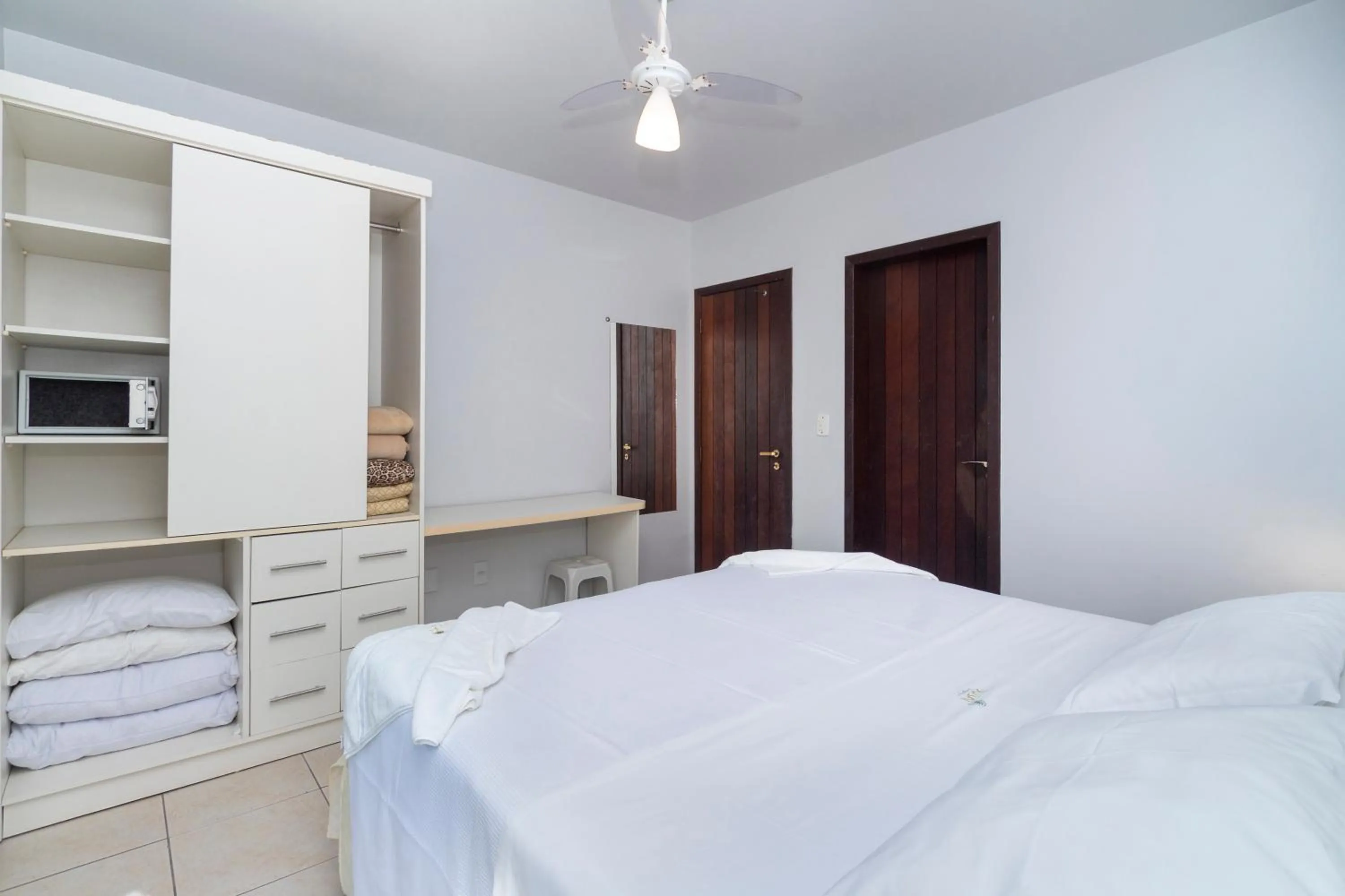 Bedroom, Bed in Dubai Bungalows Bombinhas