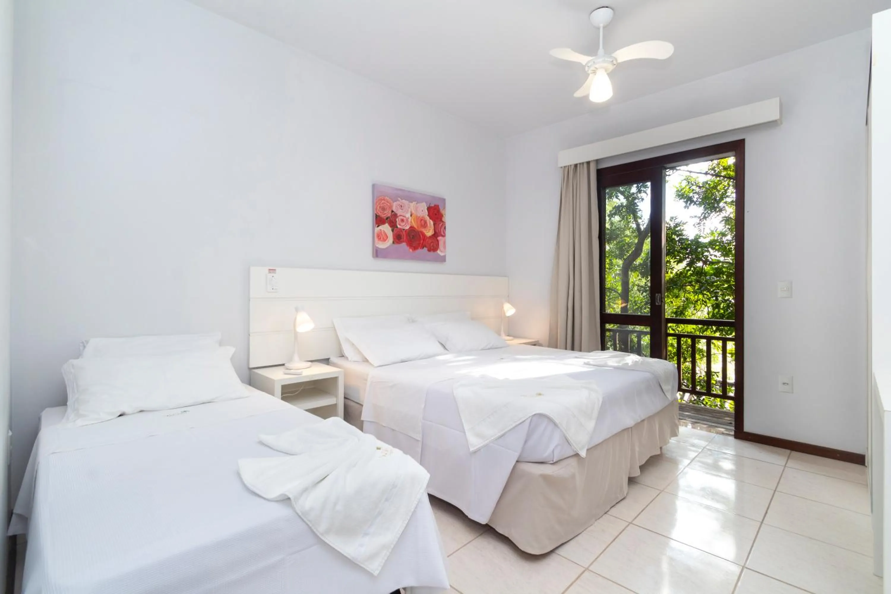 Bedroom, Bed in Dubai Bungalows Bombinhas