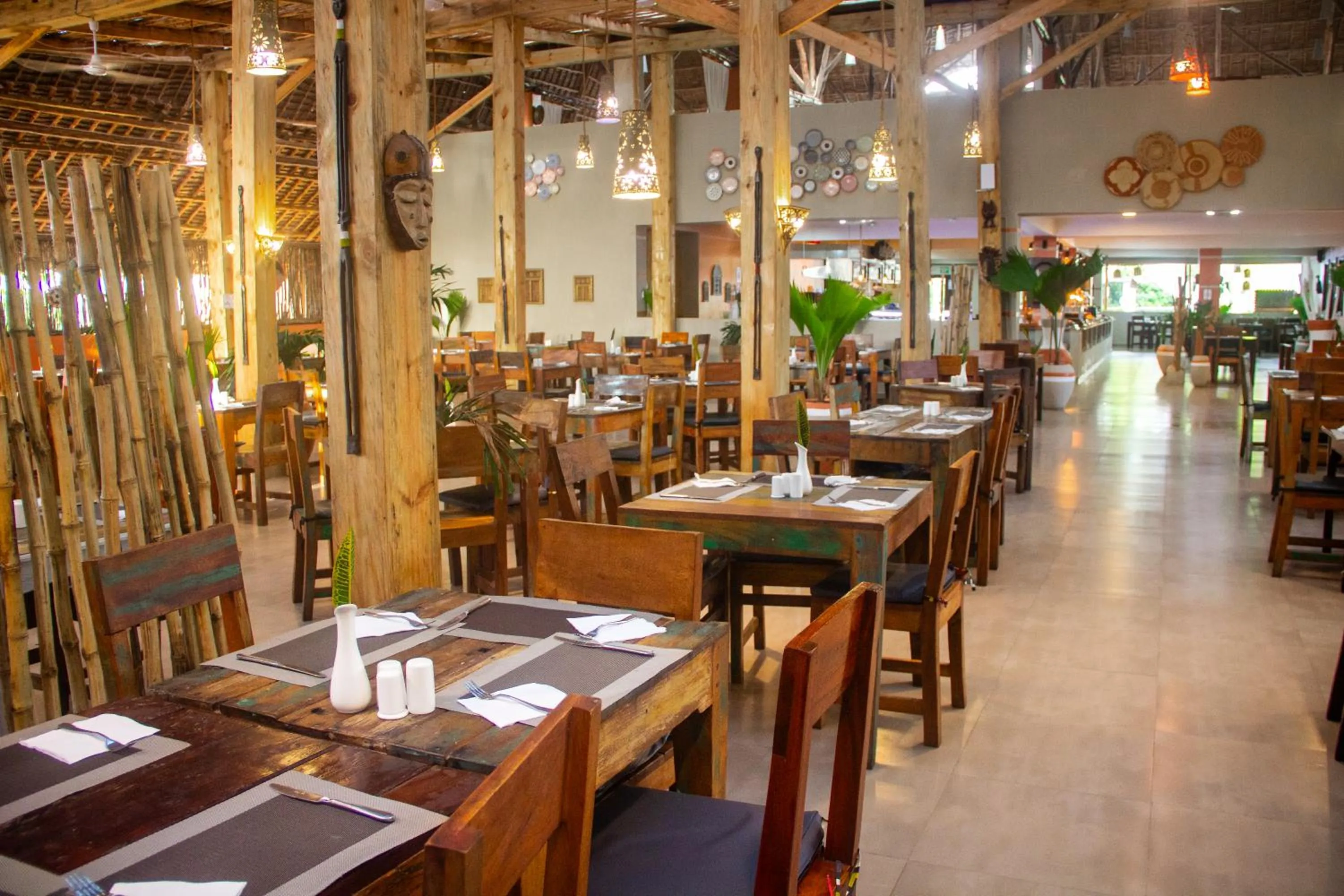 Restaurant/places to eat in Reef & Beach Resort - Spa Jambiani