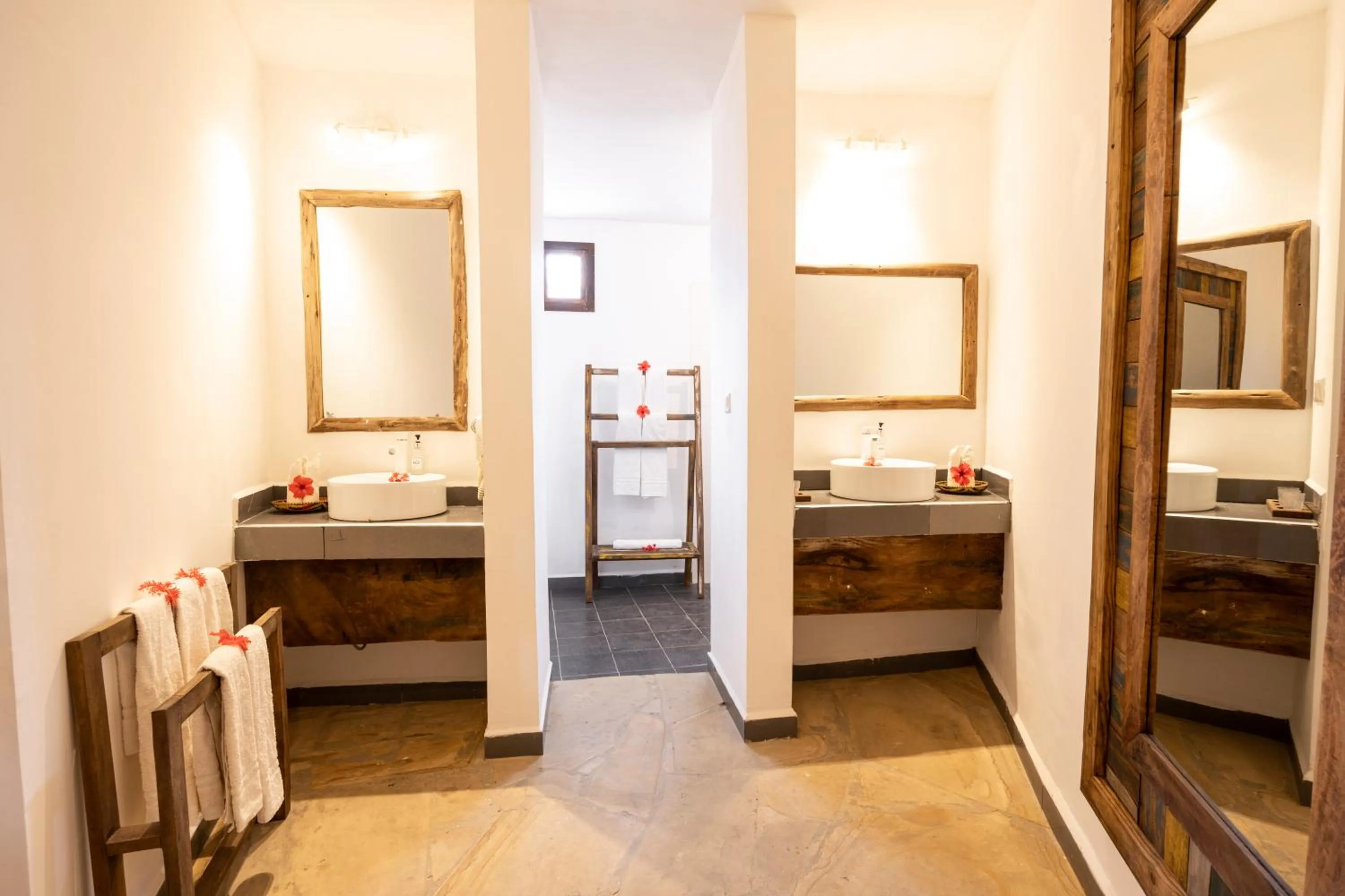 Bathroom, Bed in Reef & Beach Resort - Spa Jambiani