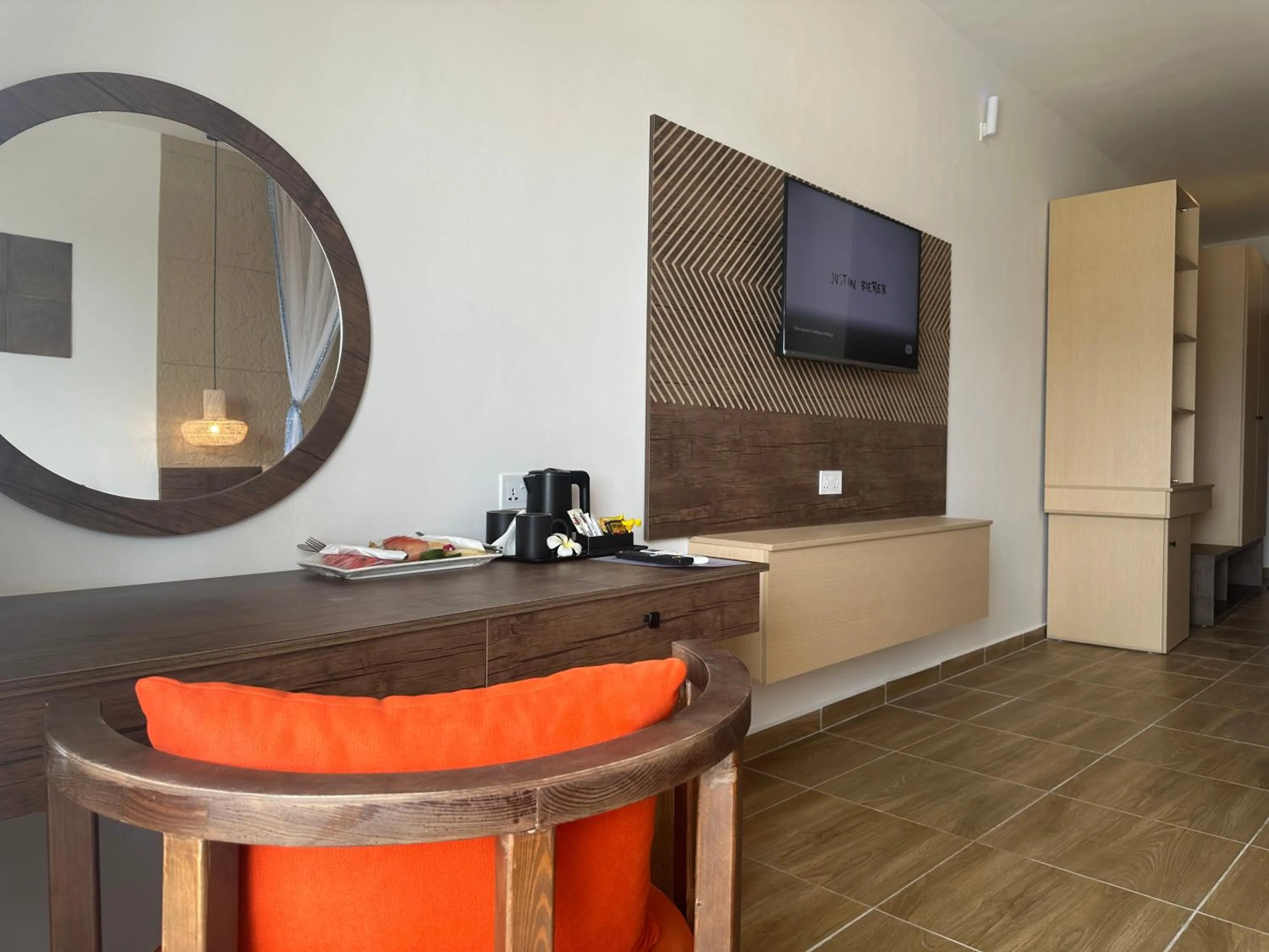 TV and multimedia in Reef & Beach Resort - Spa Jambiani