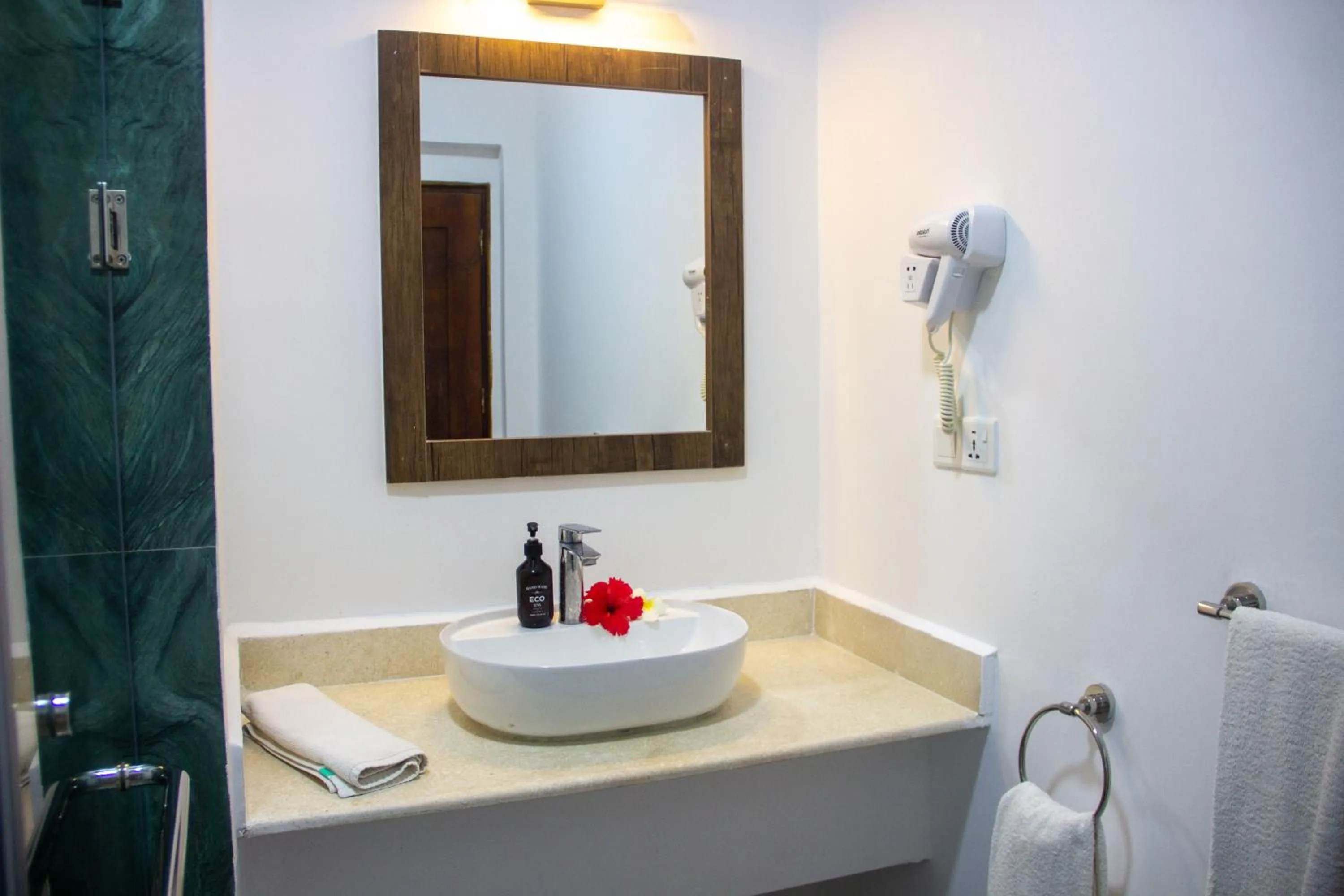 Bathroom in Reef & Beach Resort - Spa Jambiani