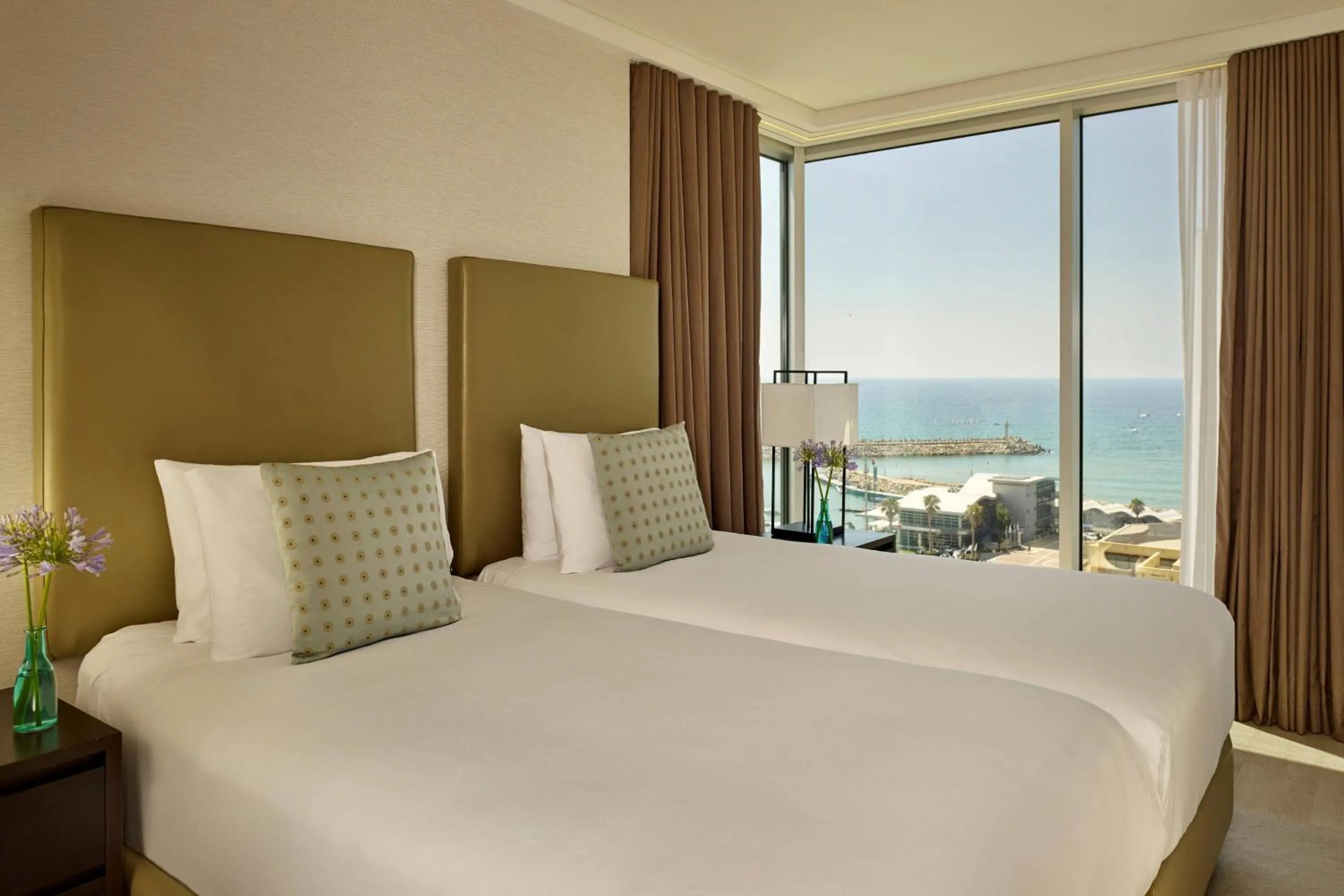 Bedroom, Bed in The Ritz-Carlton, Herzliya