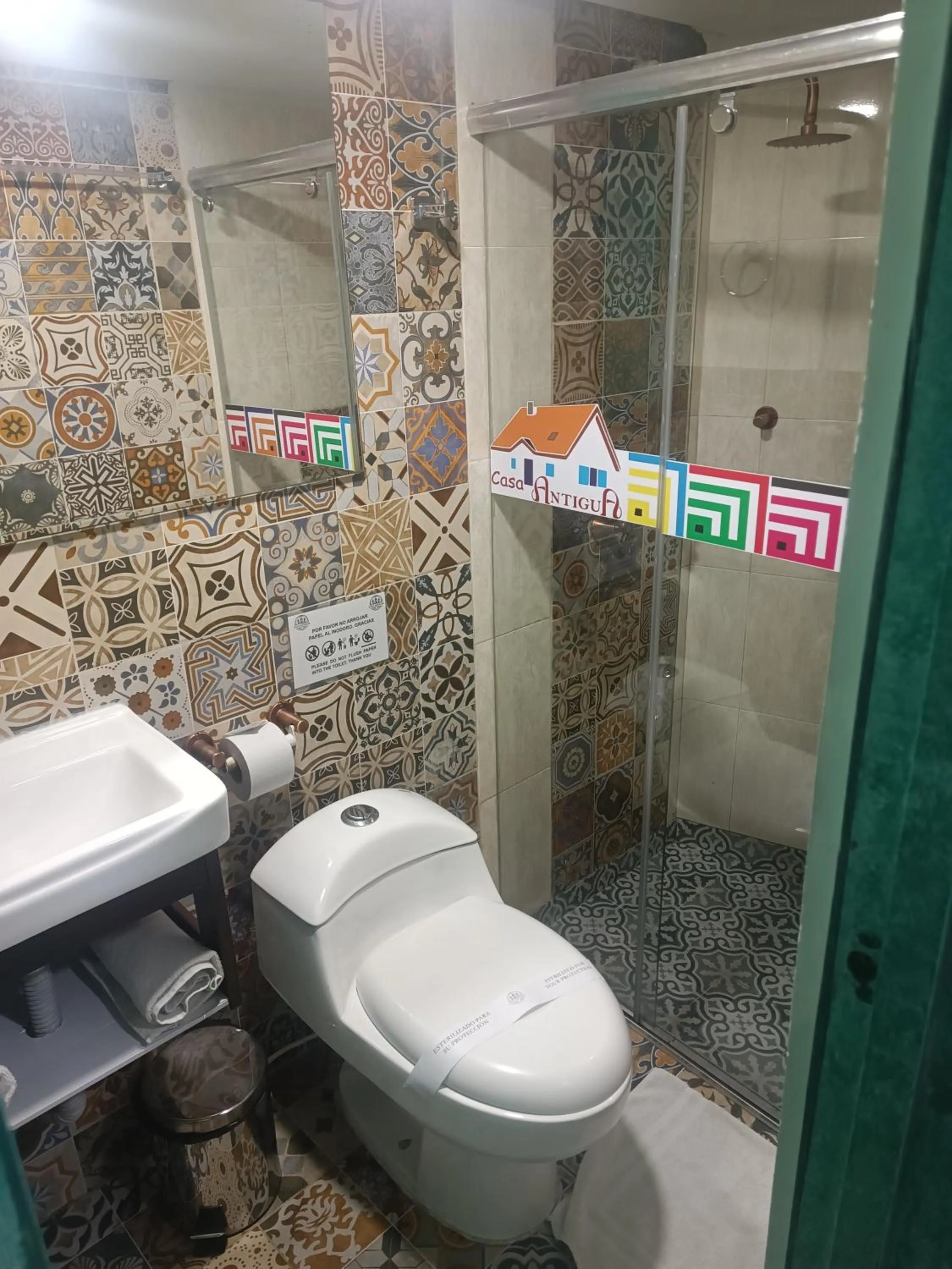 Toilet in Hotel Casa Antigua