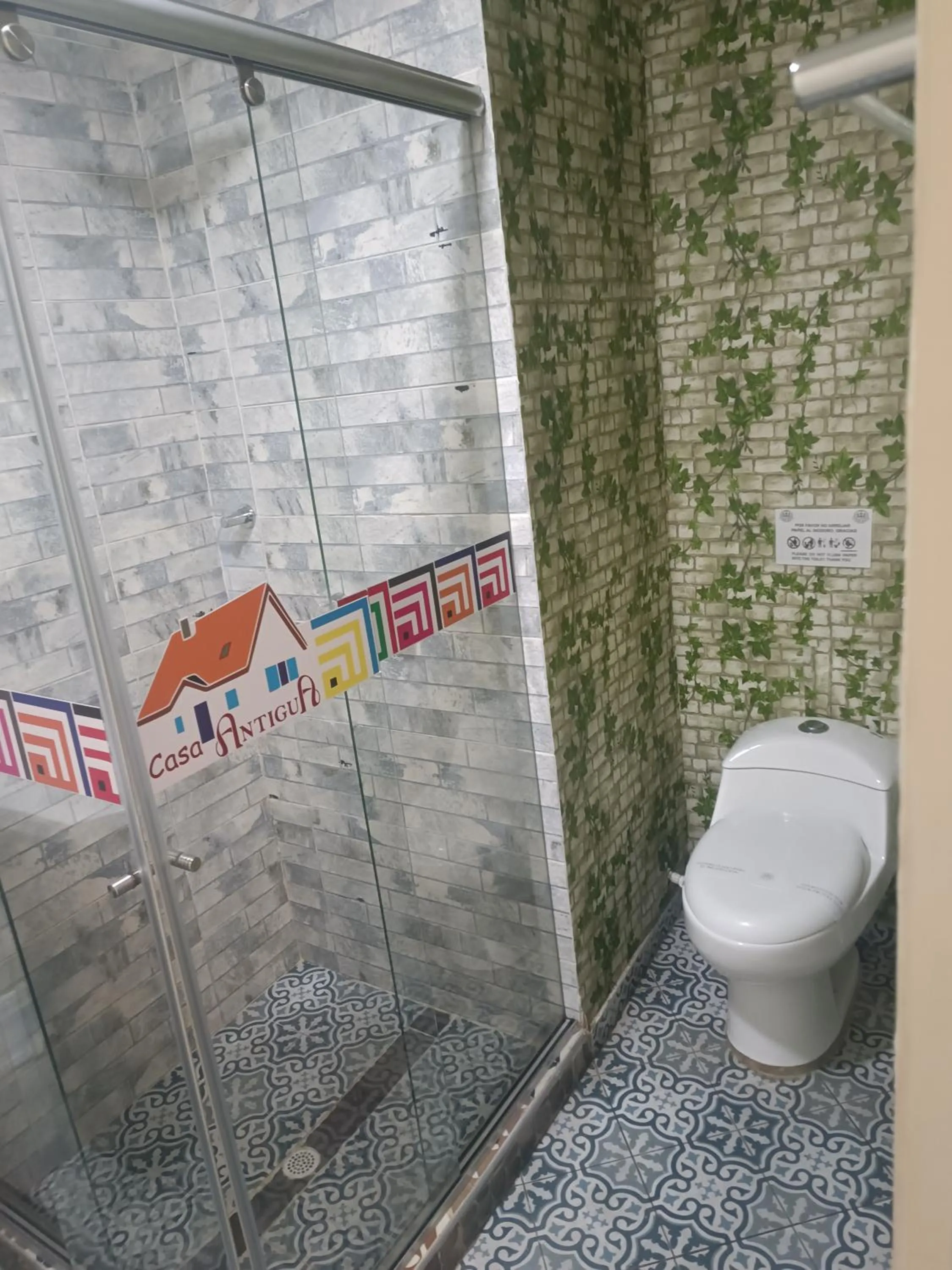 Shower in Hotel Casa Antigua