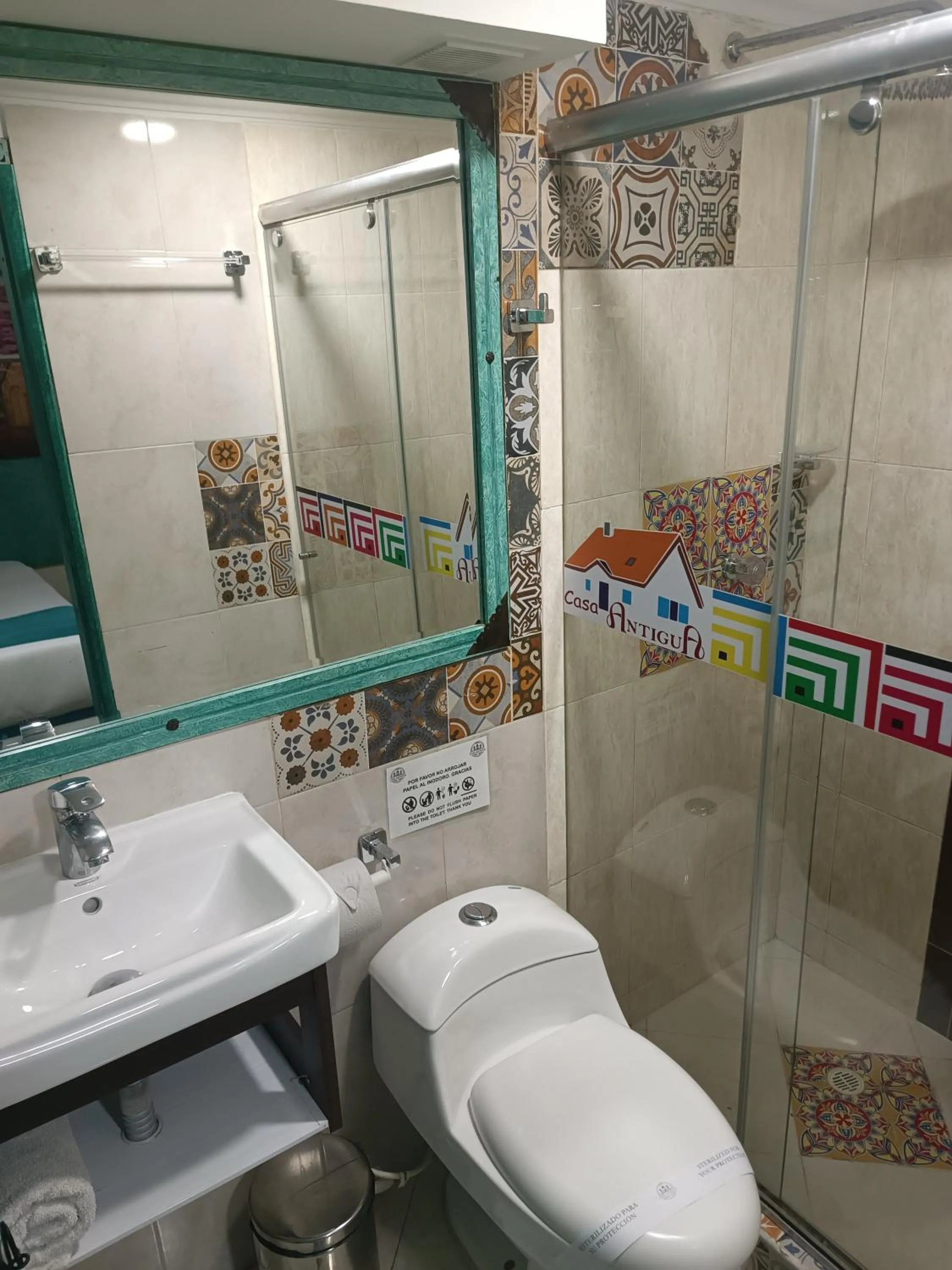 Shower in Hotel Casa Antigua