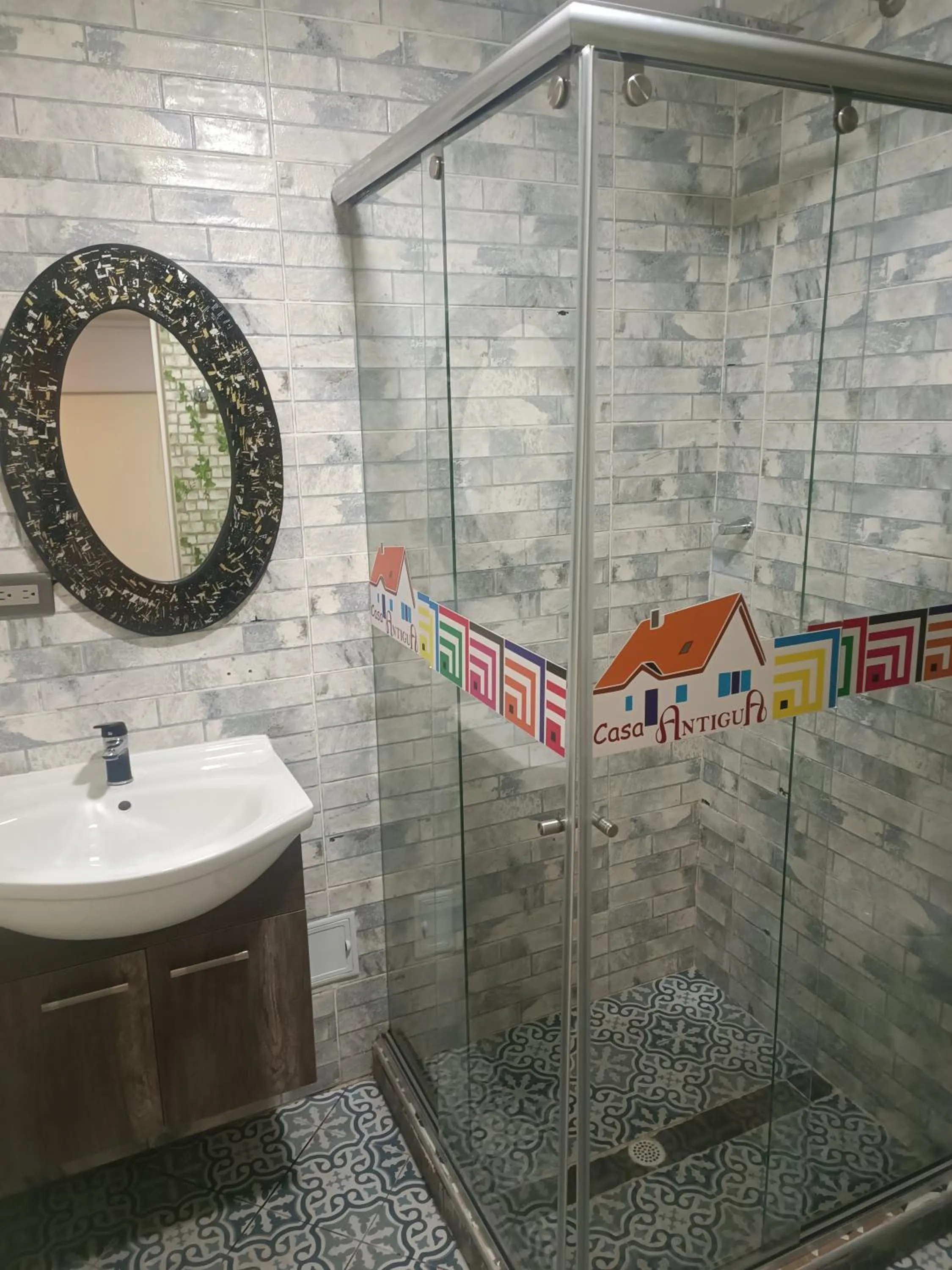 Shower in Hotel Casa Antigua
