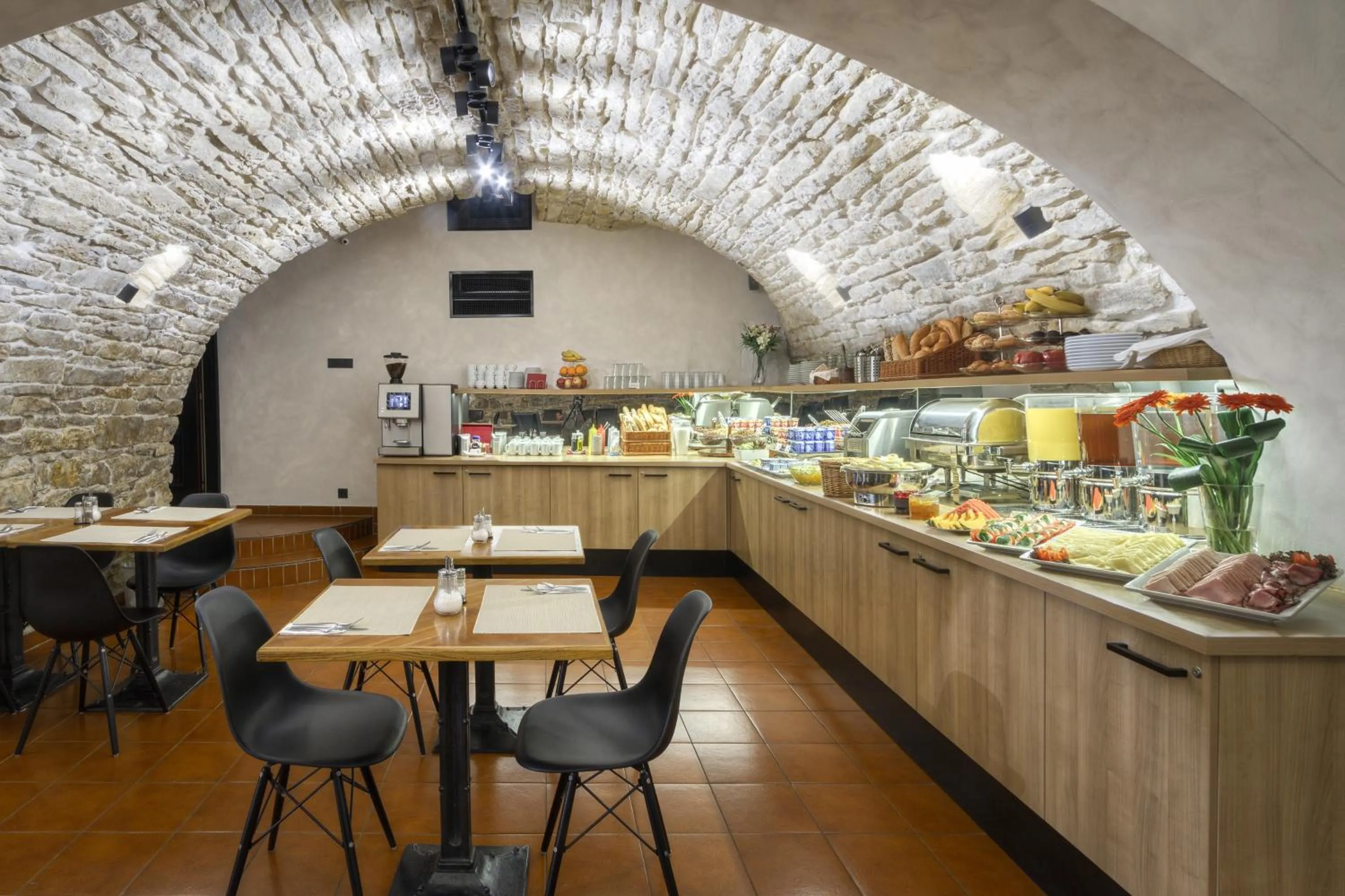 Food and drinks in Hotel Mucha