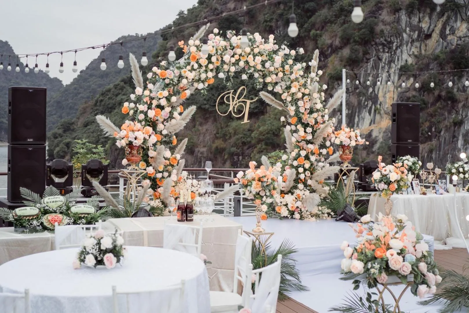wedding in Halong Capella Cruise - Member of Lyra cruise collection