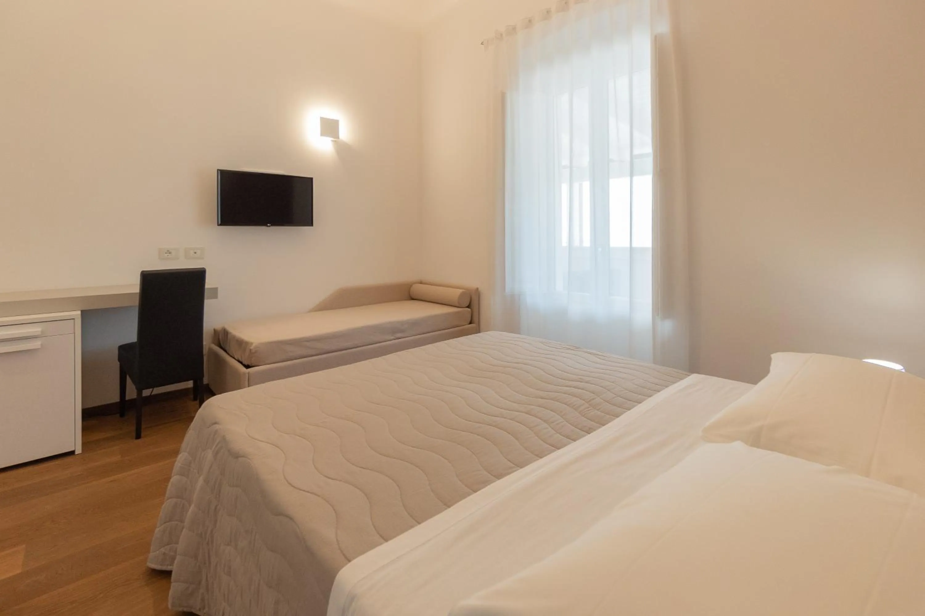TV and multimedia, Bed in B&B "Corte Mopps" Grottaglie città della ceramica - SPA Elysium