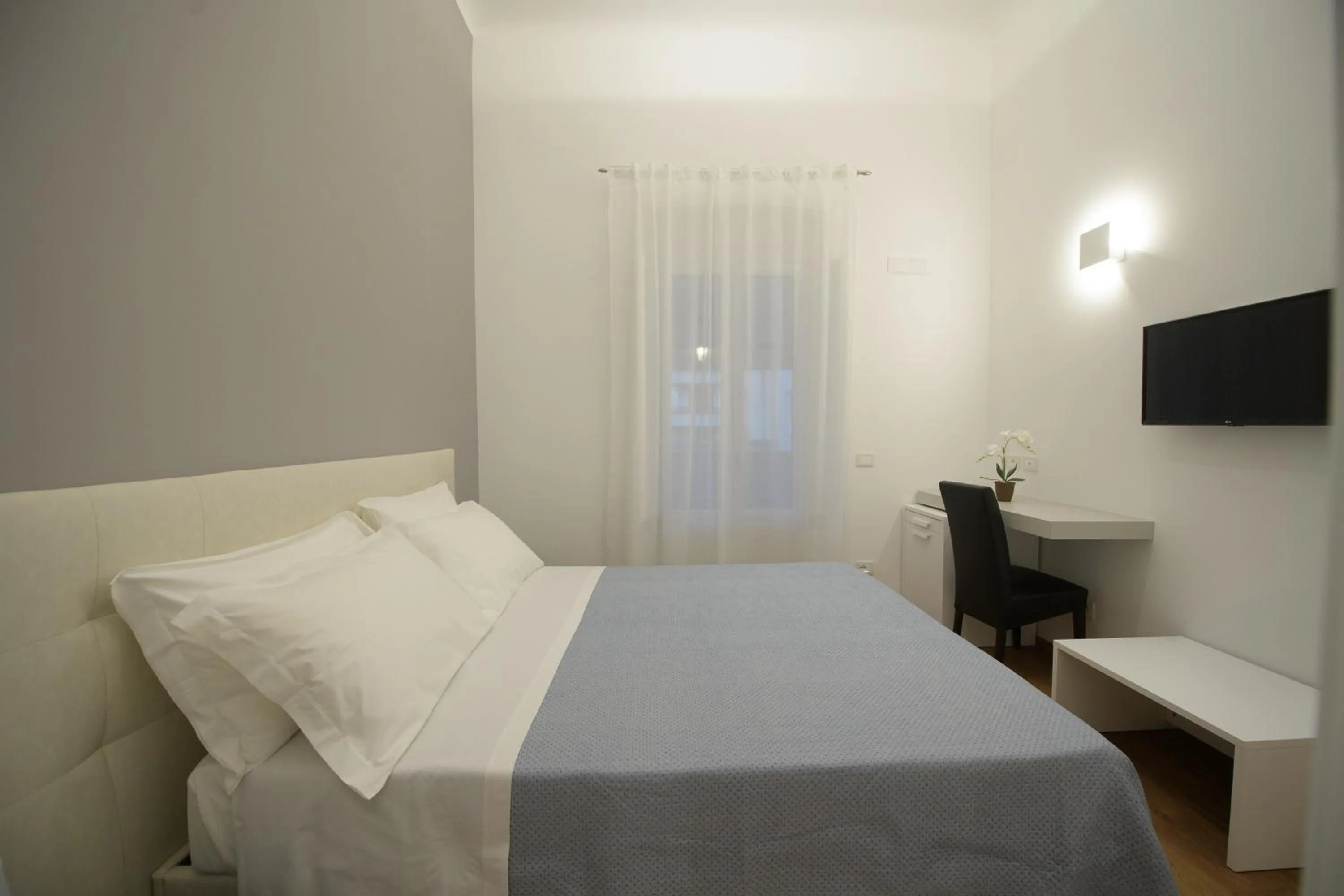 TV and multimedia, Bed in B&B "Corte Mopps" Grottaglie città della ceramica - SPA Elysium