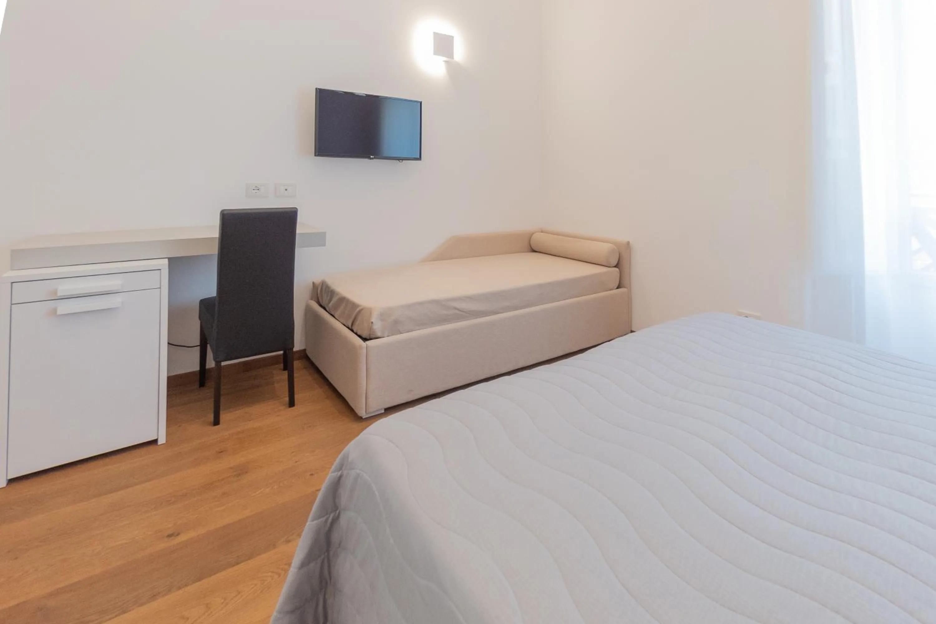 TV and multimedia, Bed in B&B "Corte Mopps" Grottaglie città della ceramica - SPA Elysium