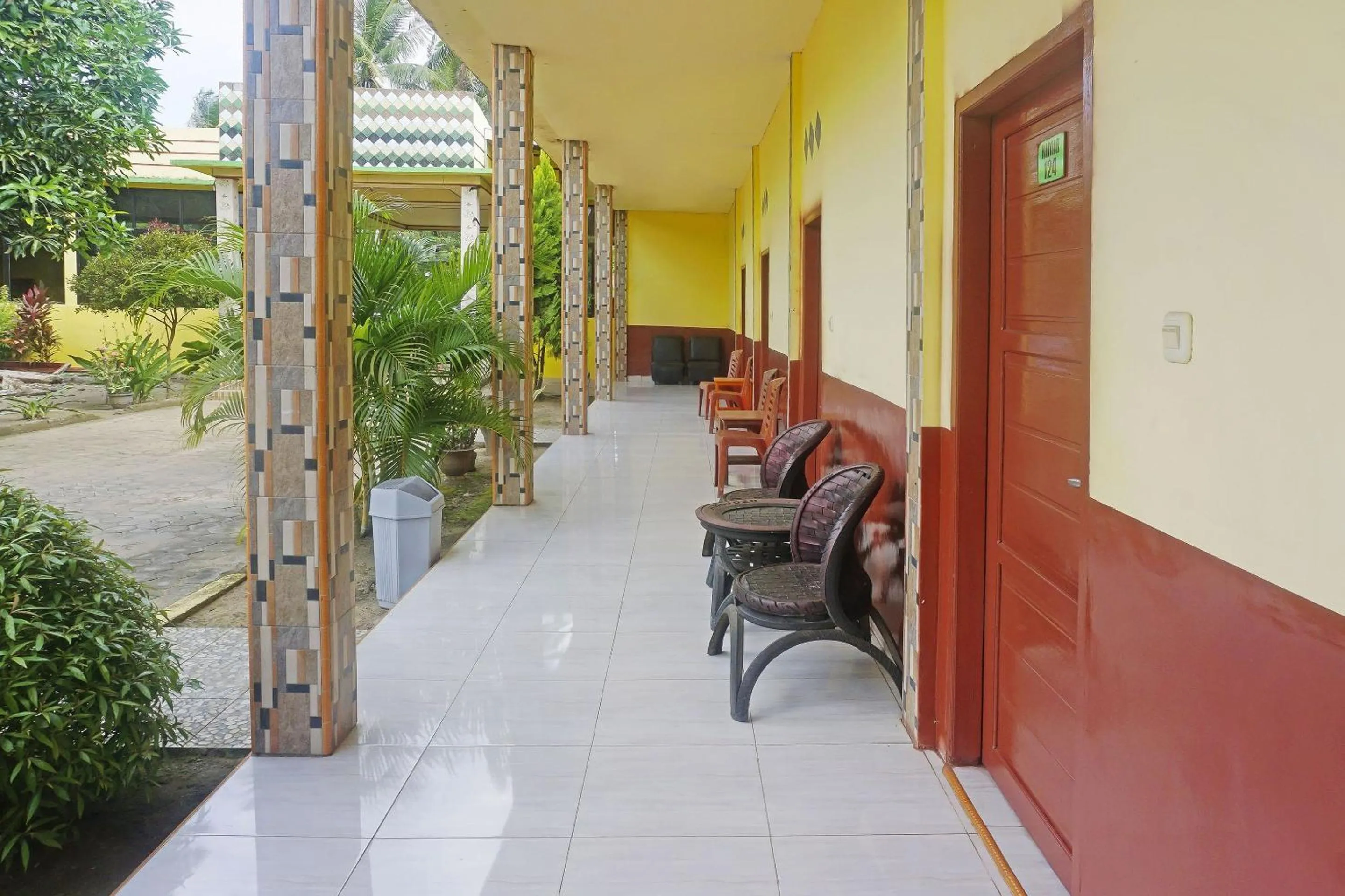 Lobby or reception in Hotel O Sari Jeneponto