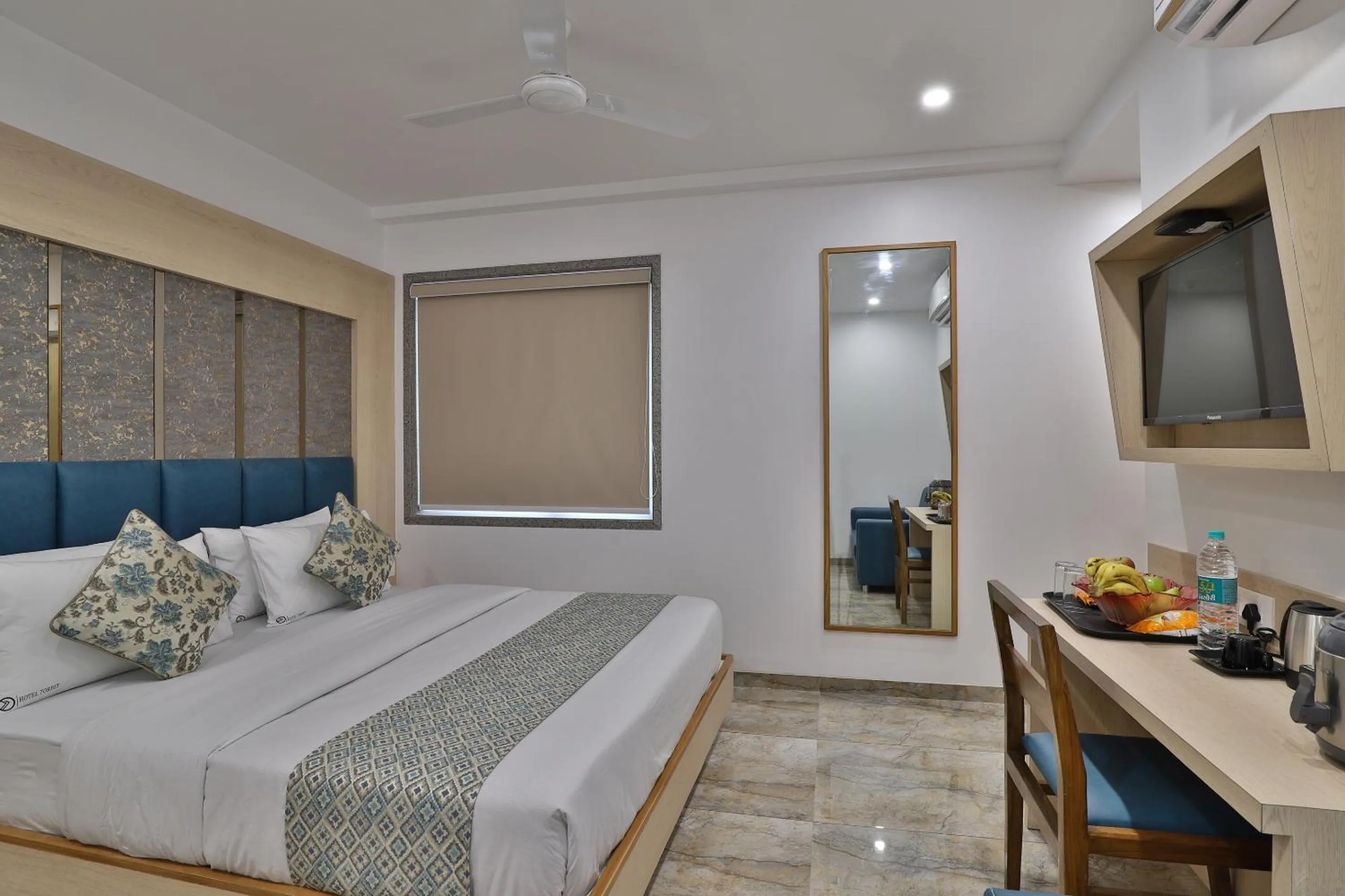 Photo of the whole room, Bed in 7 Orbit Hotel, Surat