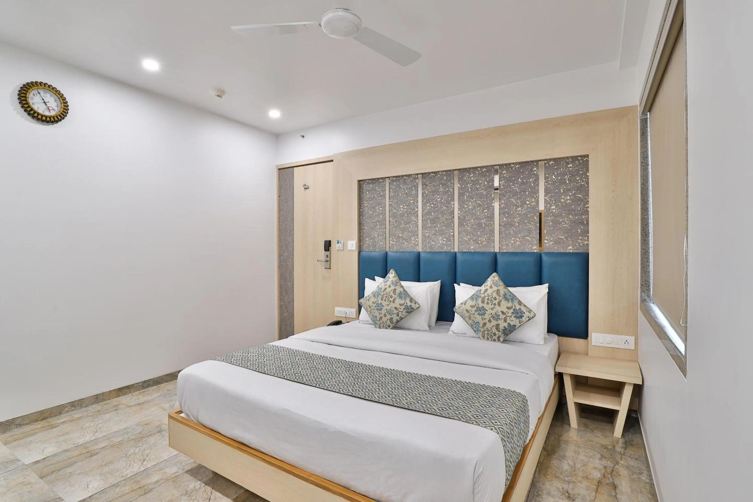 Photo of the whole room, Bed in 7 Orbit Hotel, Surat