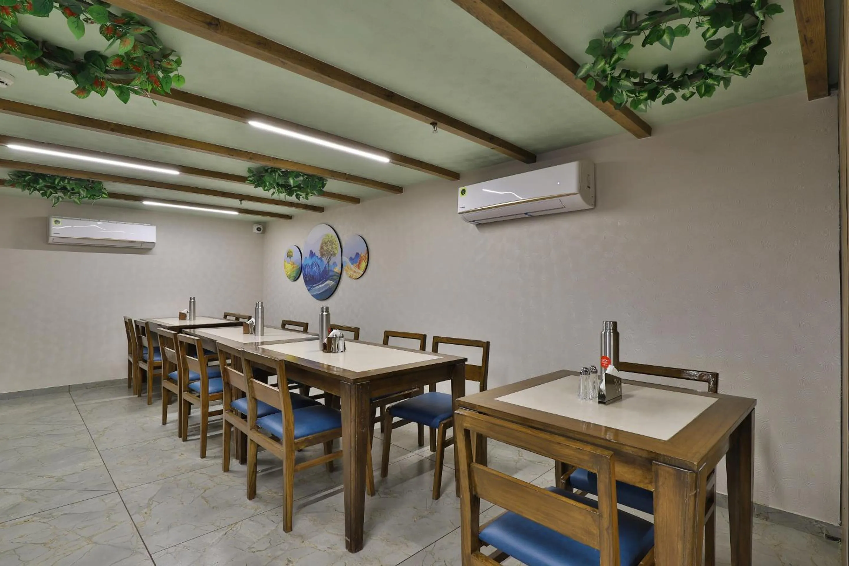 Meeting/conference room in 7 Orbit Hotel, Surat