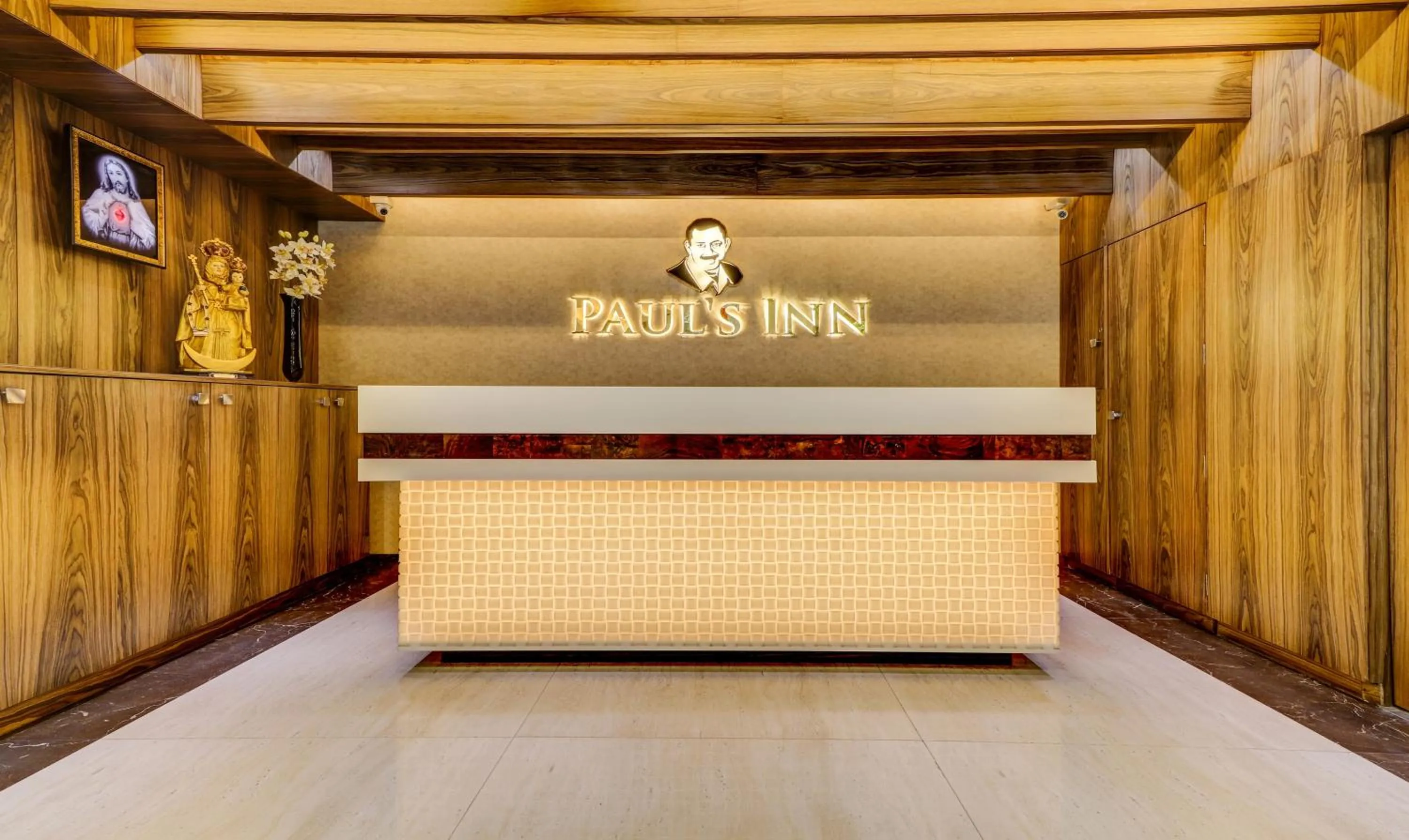 Lobby or reception in Treebo Paul's Inn