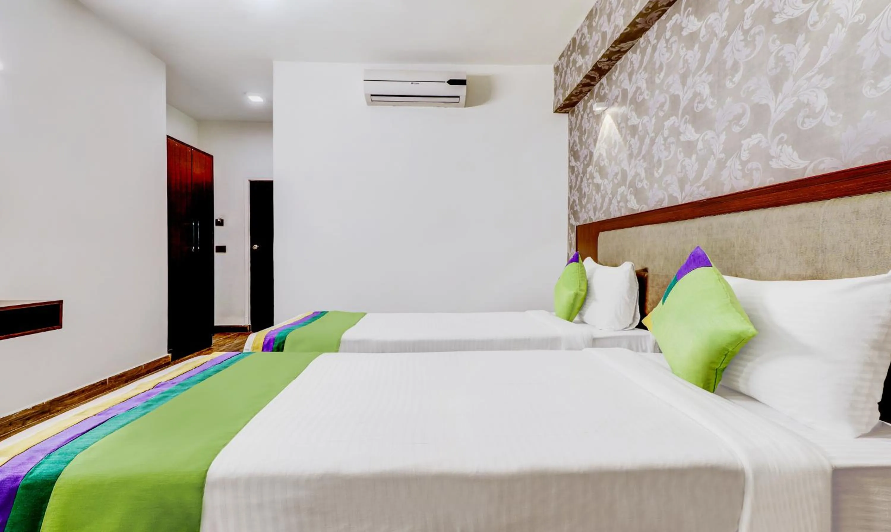 Photo of the whole room in Treebo Paul's Inn