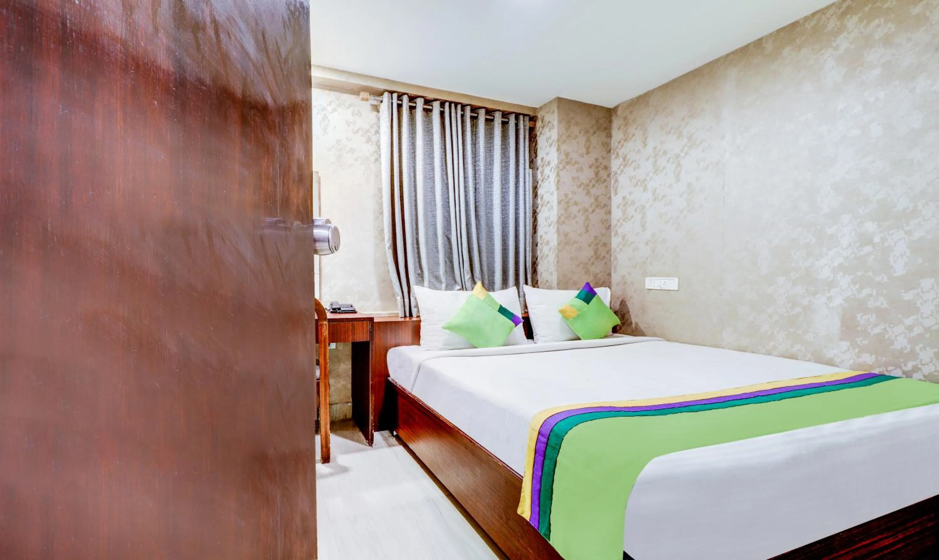 Photo of the whole room in Treebo Paul's Inn