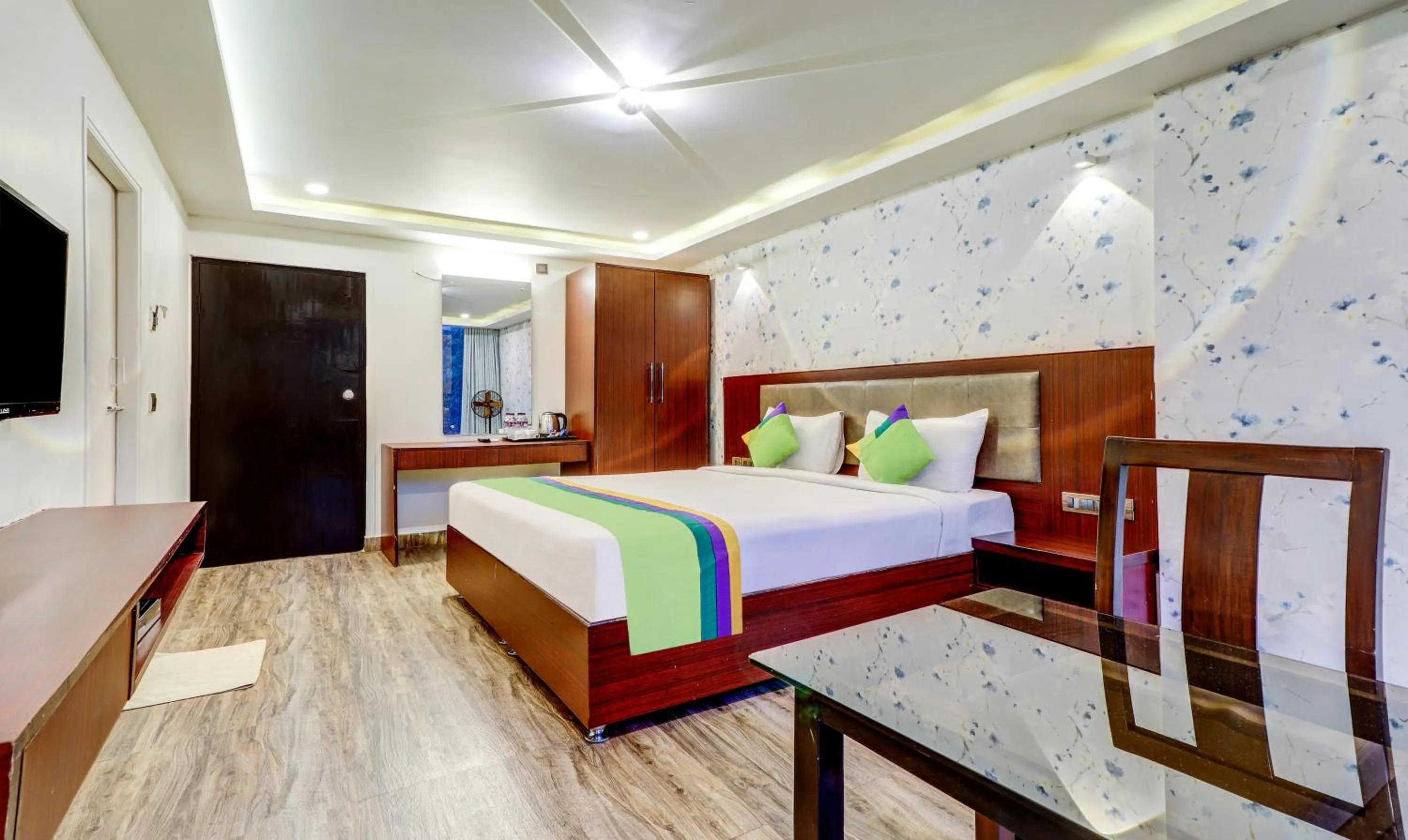 Photo of the whole room in Treebo Paul's Inn