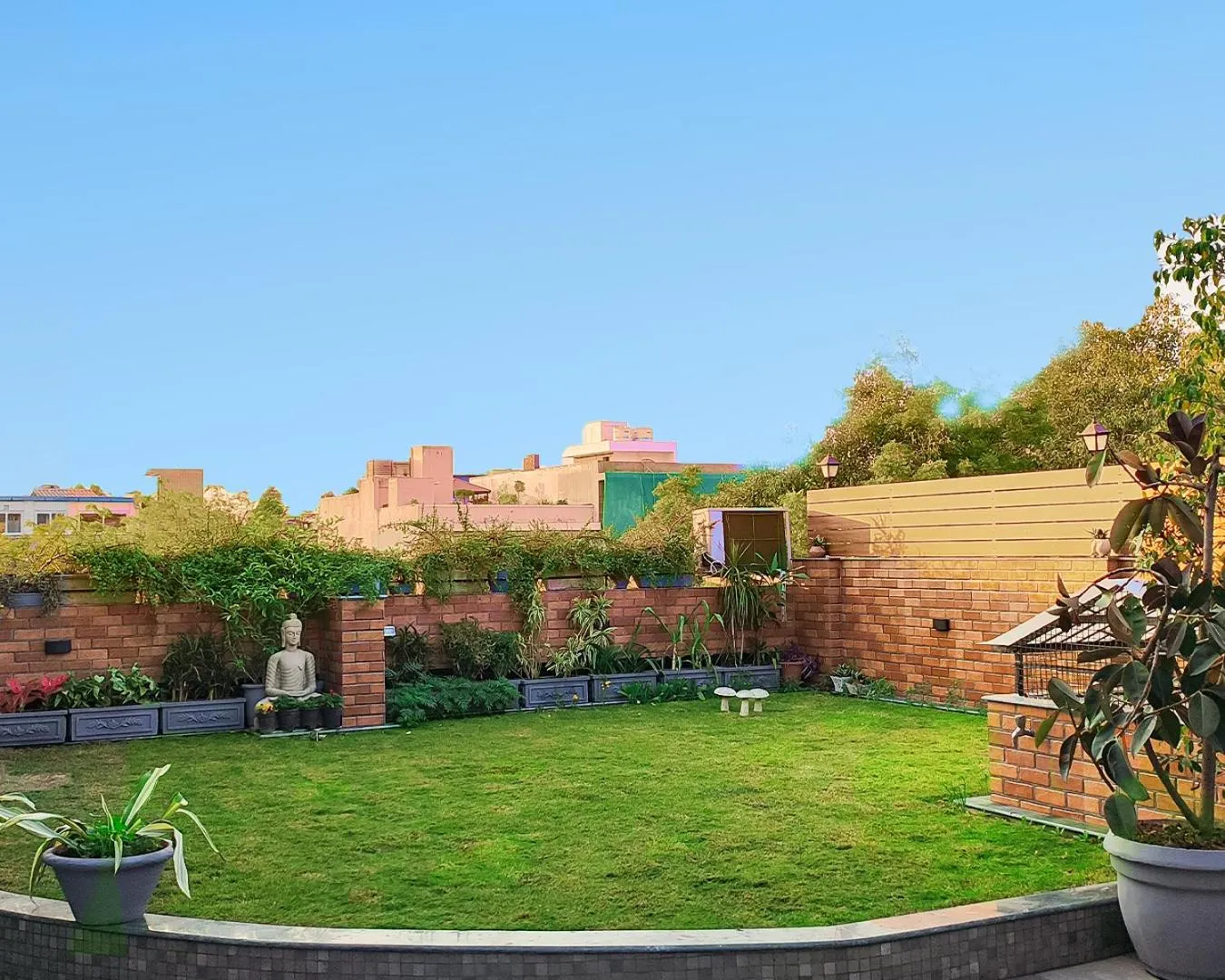 Garden view in Vandana's Bed and breakfast