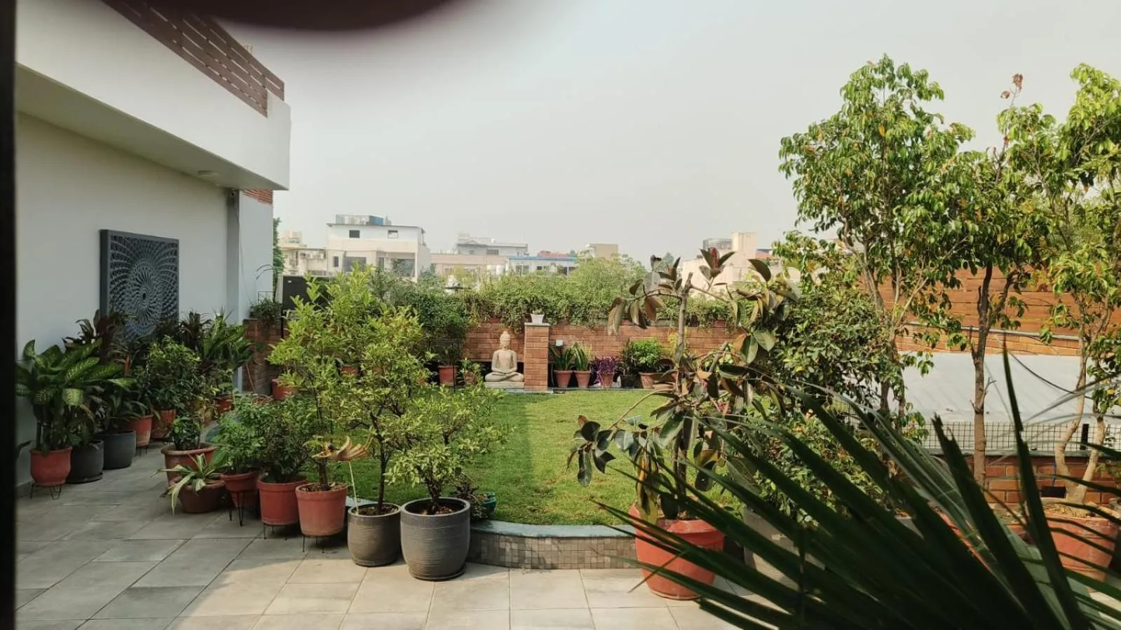 Garden view in Vandana's Bed and breakfast