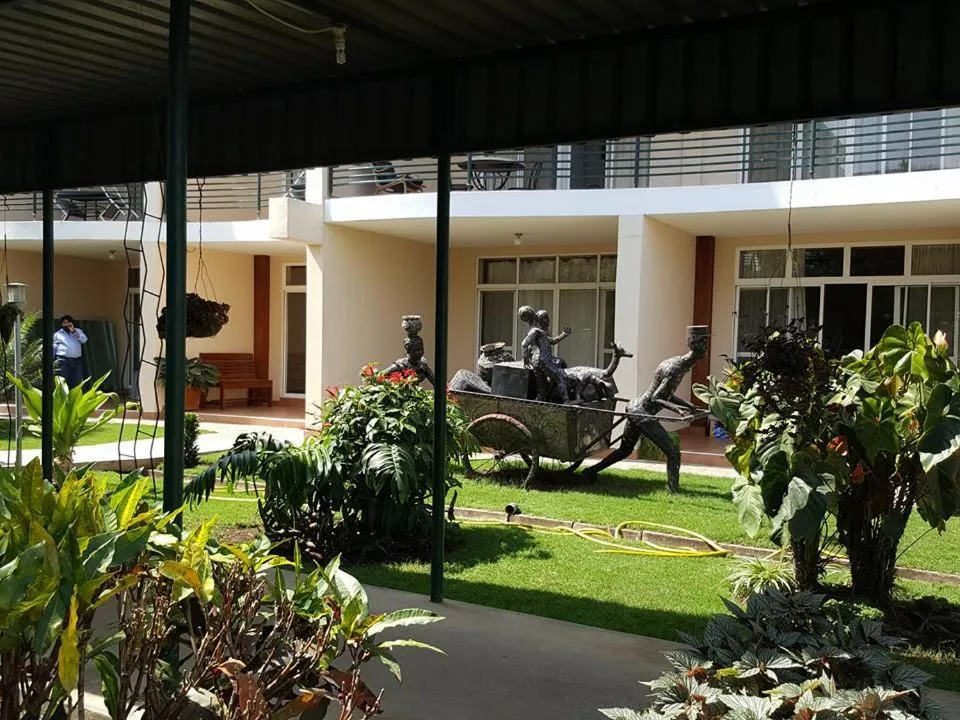 Garden in Ryan's Bay Hotel