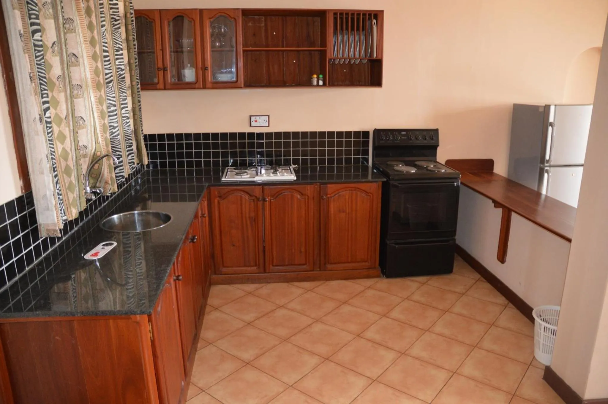 Kitchen or kitchenette in Ryan's Bay Hotel