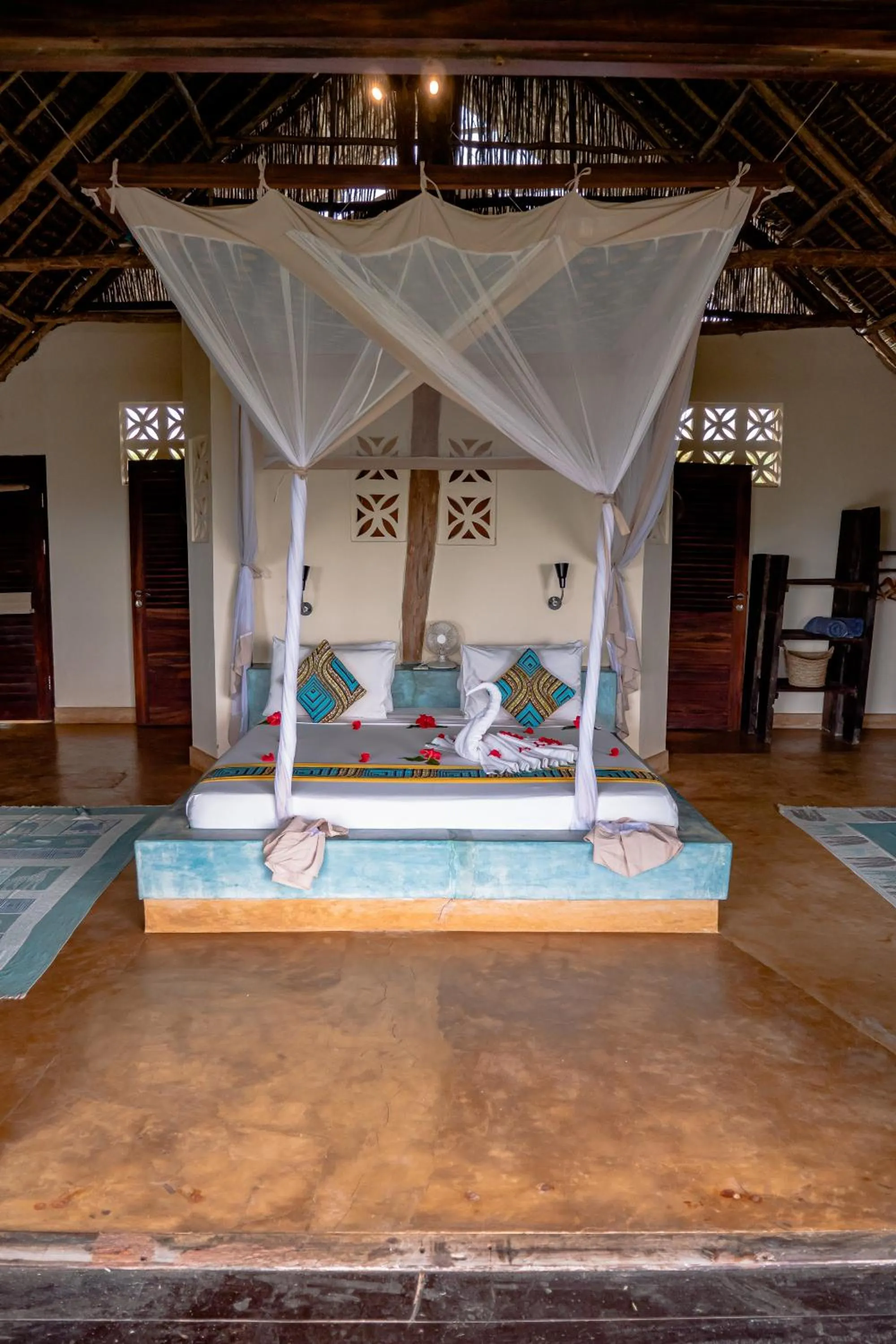 Bed in Sunshine Marine Lodge