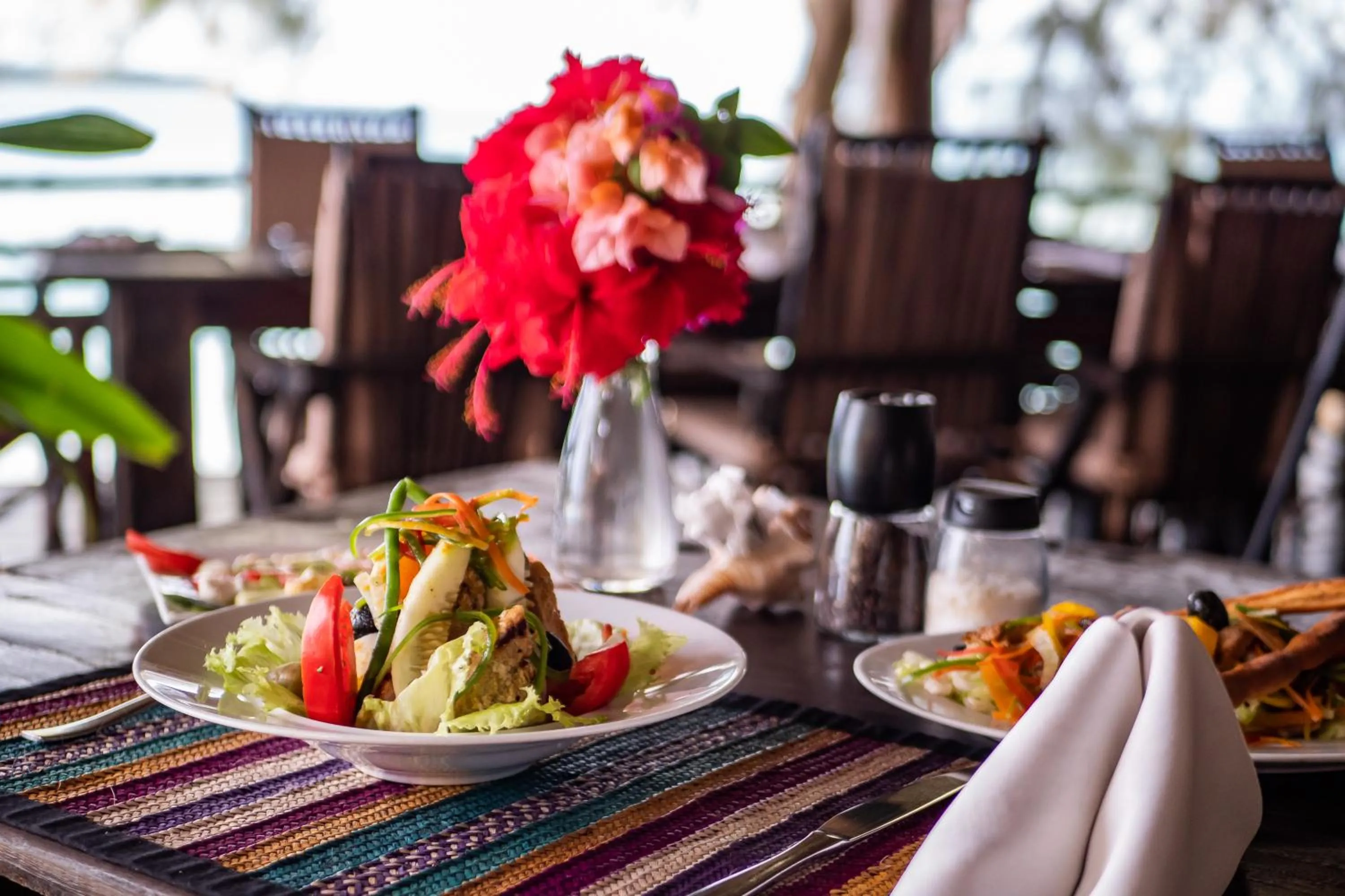 Restaurant/places to eat in Sunshine Marine Lodge