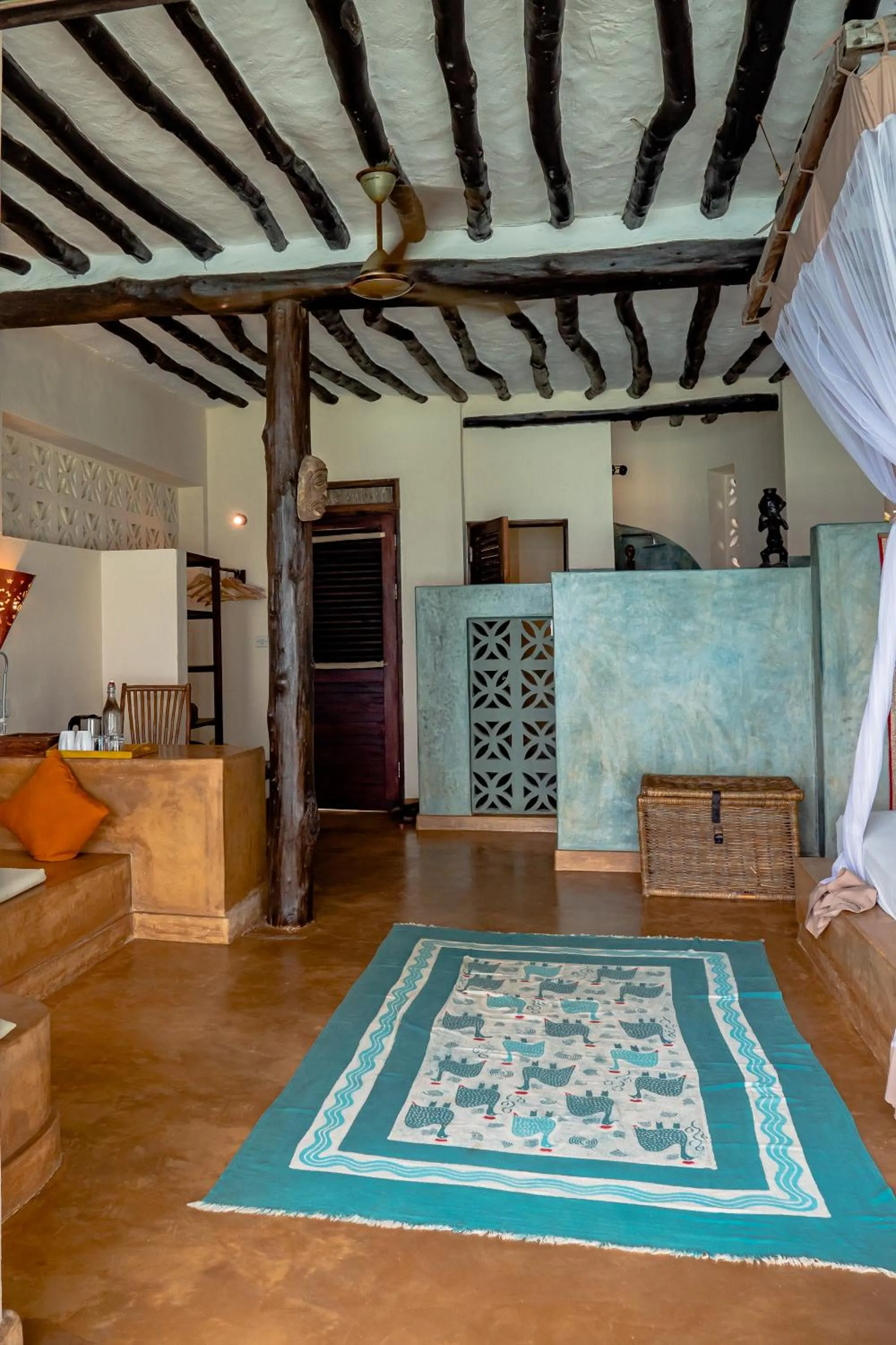 Property building in Sunshine Marine Lodge