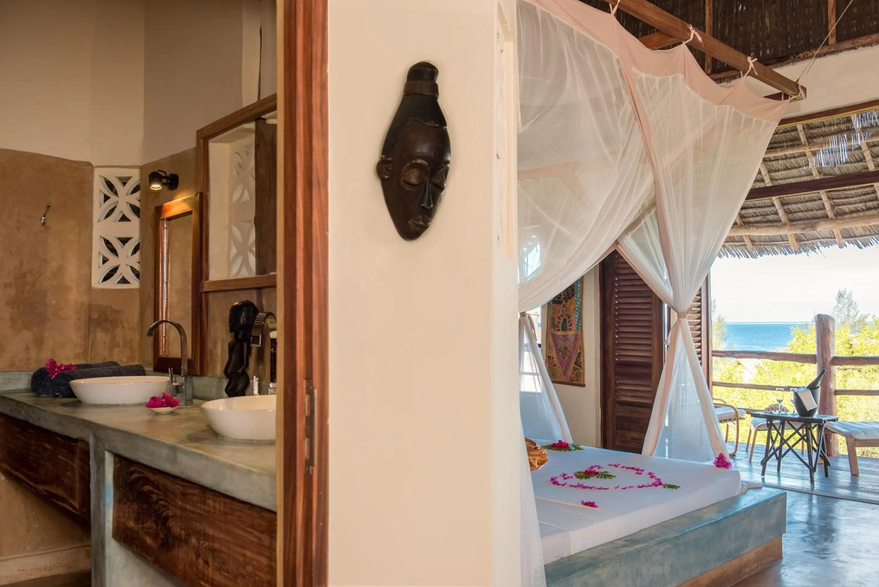 Bathroom in Sunshine Marine Lodge