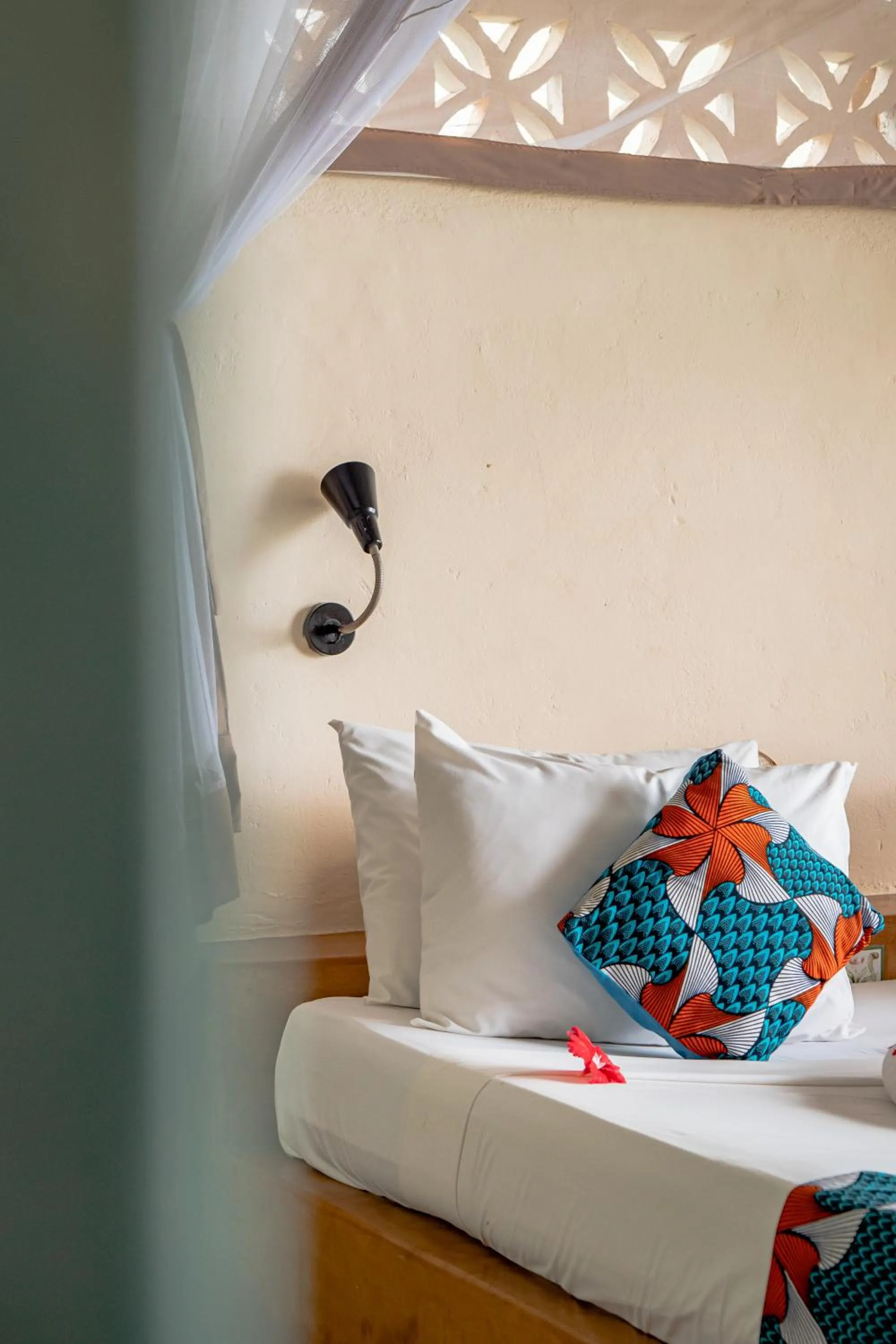 Decorative detail, Bed in Sunshine Marine Lodge