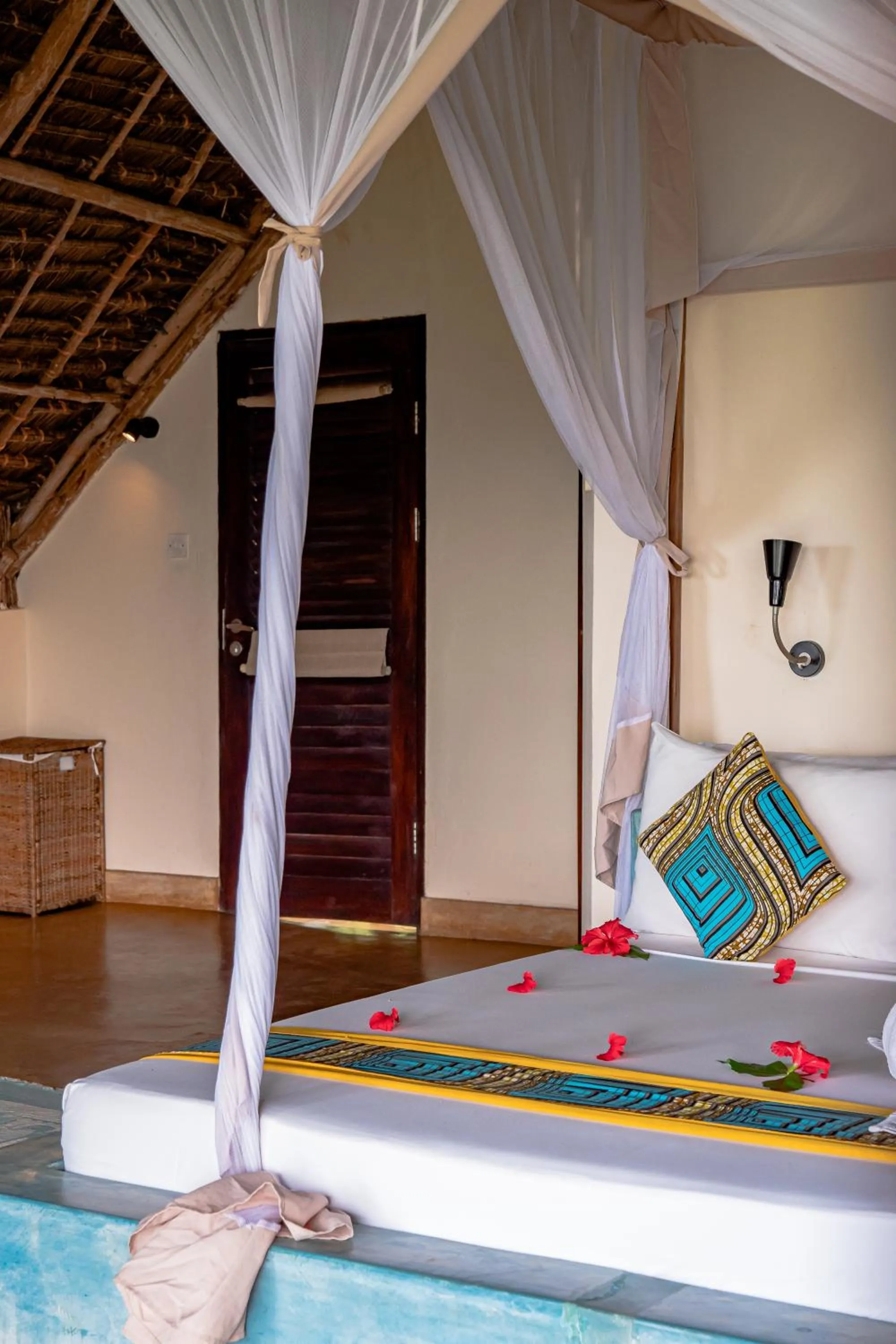 Decorative detail, Bed in Sunshine Marine Lodge