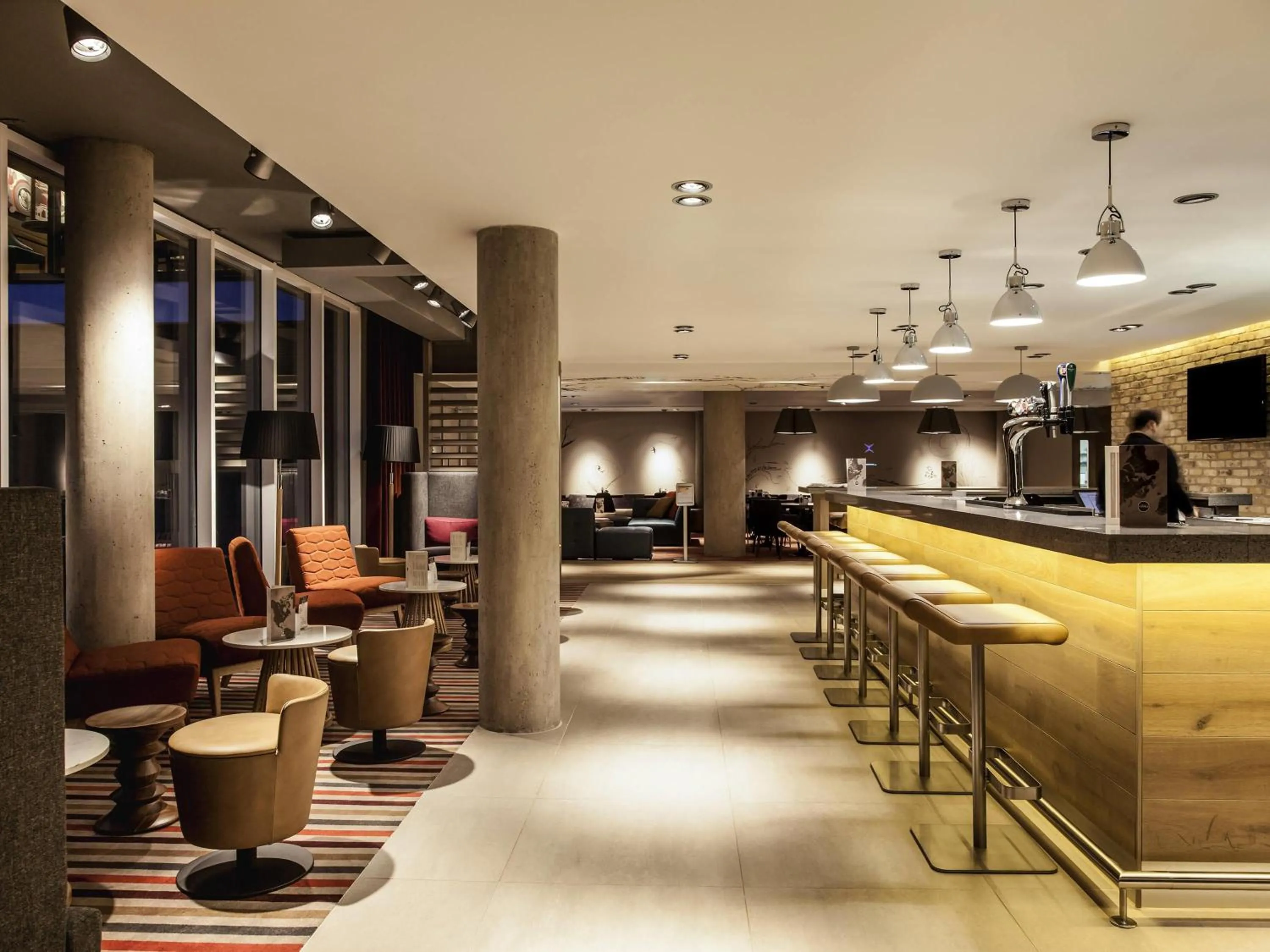 Restaurant/places to eat in ibis Edinburgh Centre South Bridge – Royal Mile