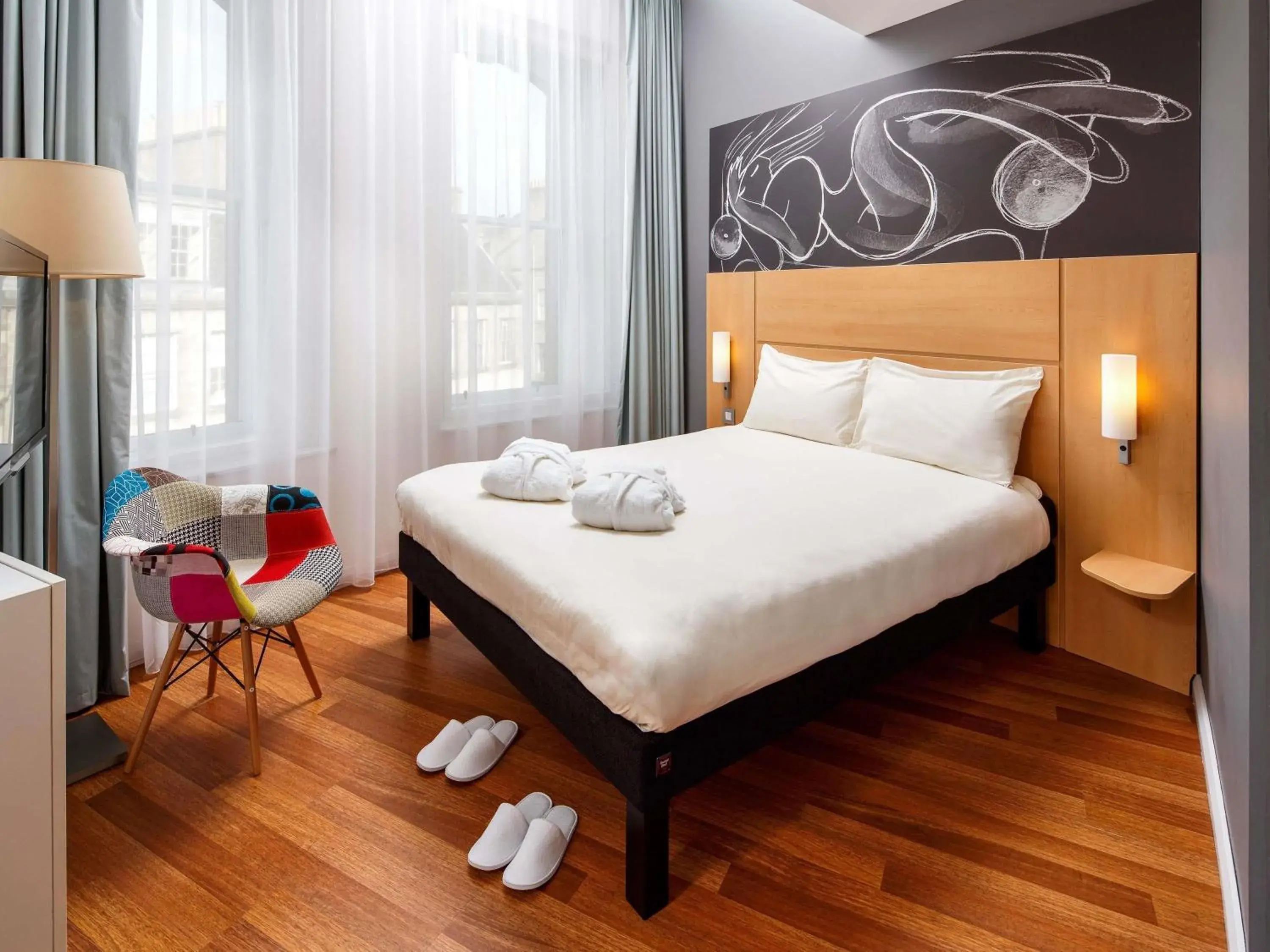 Premium Room in ibis Edinburgh Centre South Bridge – Royal Mile Premium Room in ibis Edinburgh Centre South Bridge – Royal Mile