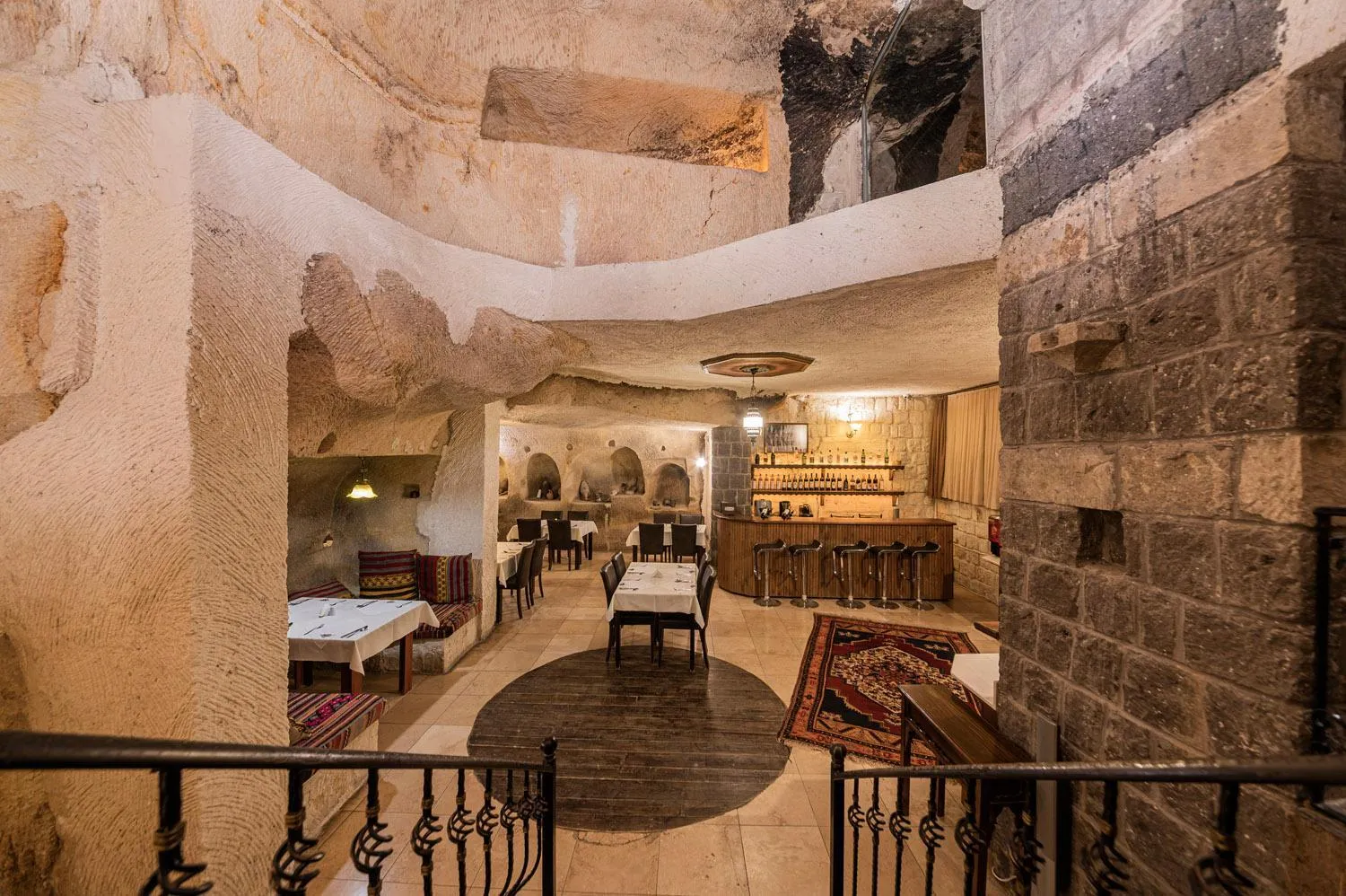 Restaurant/places to eat, Bed in Konak Bezirhane Cave Otel