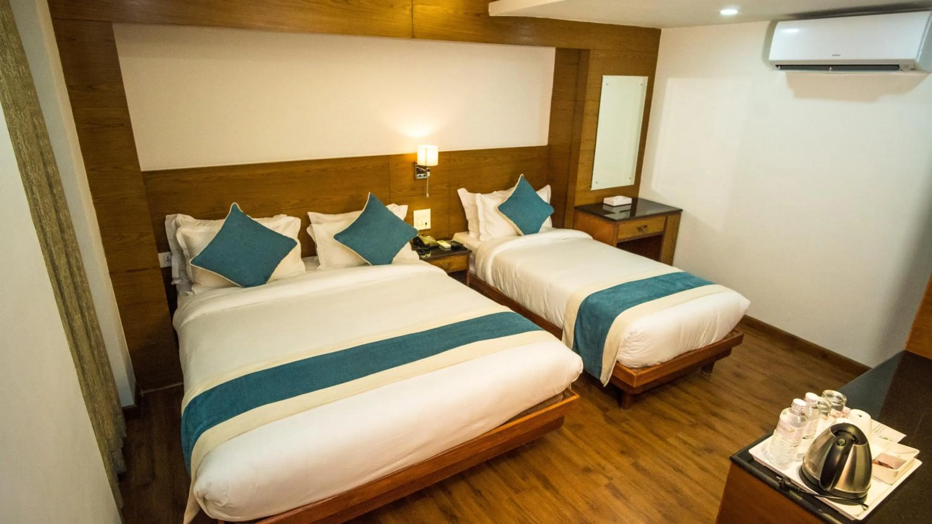 Bedroom, Bed in Hotel Tradition and Spa