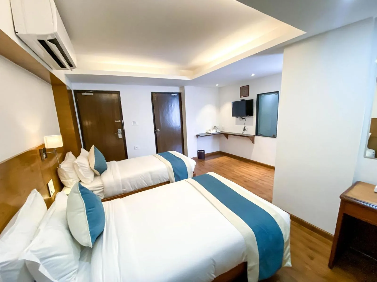 Bedroom, Bed in Hotel Tradition and Spa