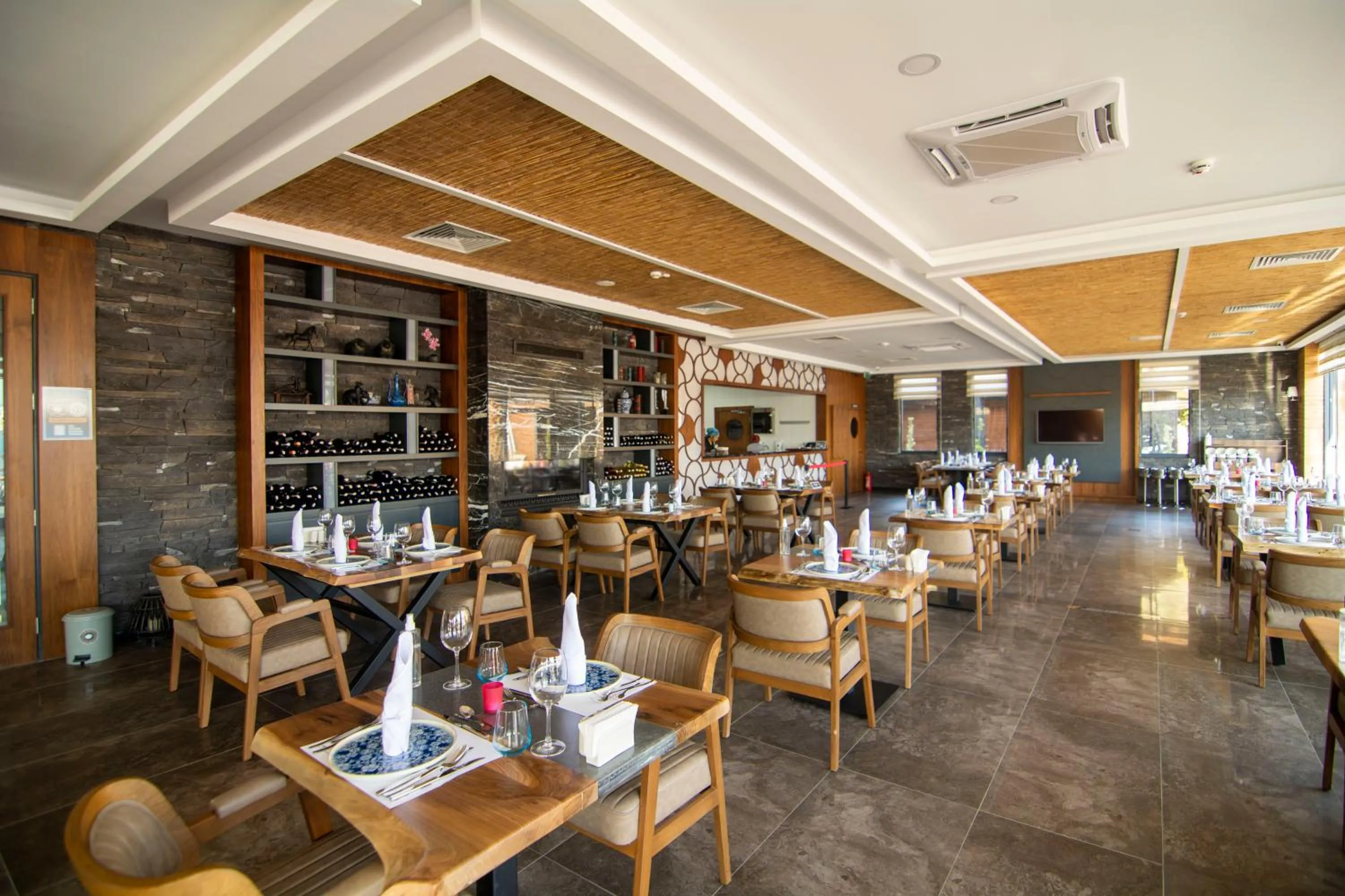 Restaurant/places to eat in Porto Amore Club Hotel