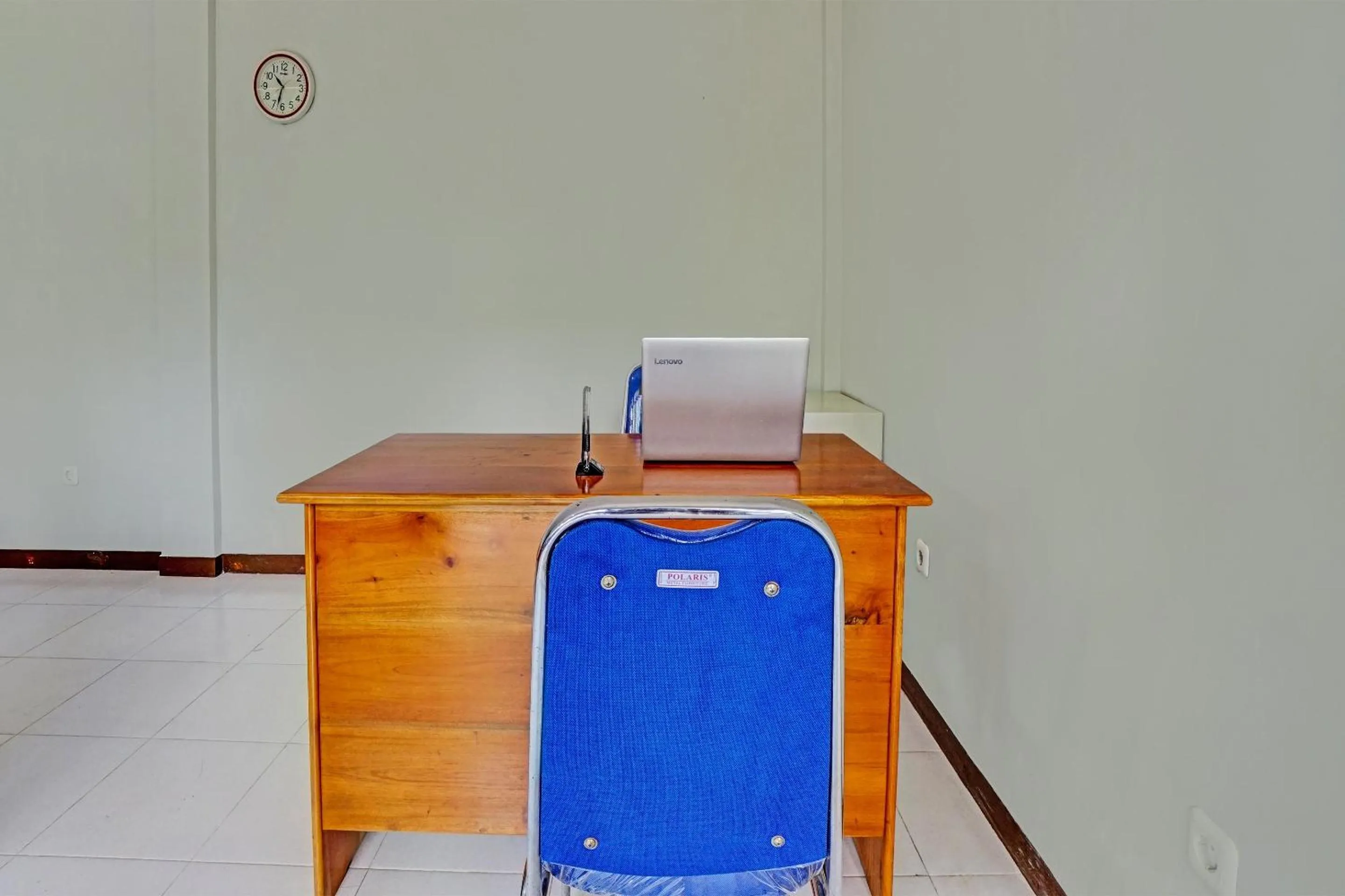 Lobby or reception in OYO Life 92021 Dua Putra Homestay Klayar