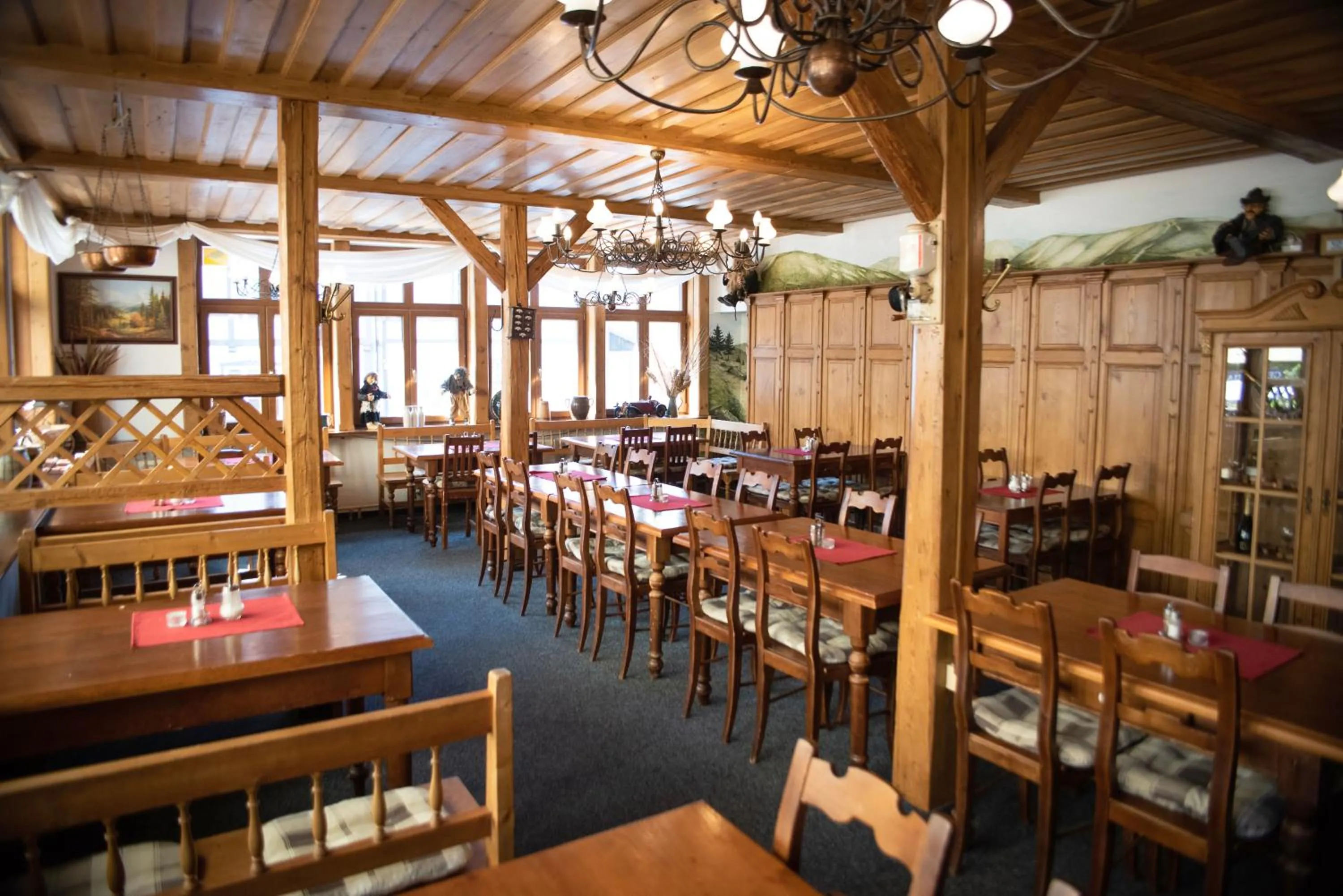 Restaurant/places to eat in Hotel Jelinek