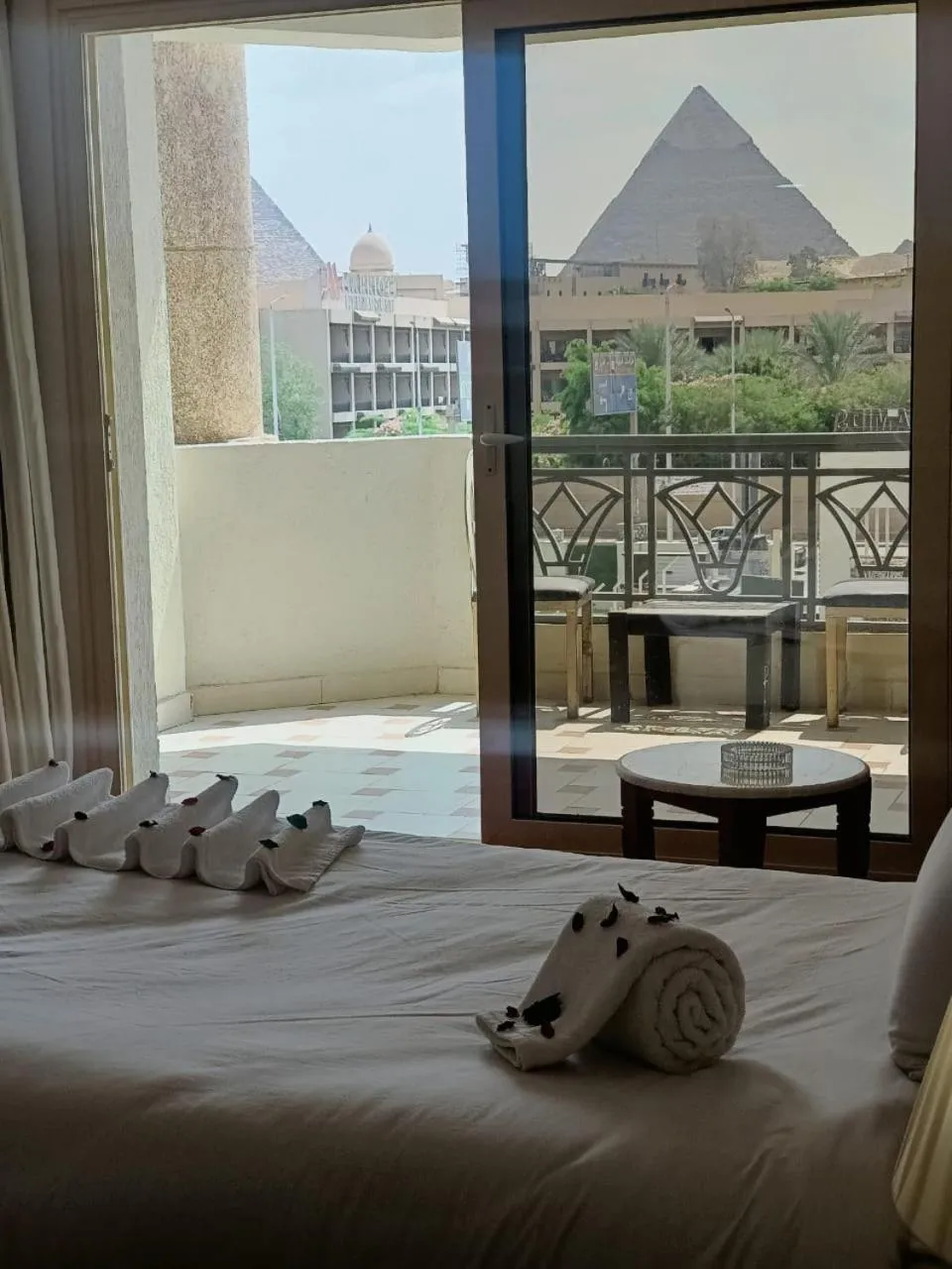 Balcony/Terrace, Bed in Regency Pyramids Hotel