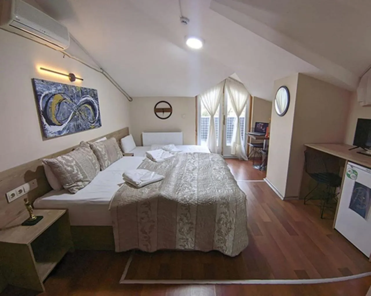 Photo of the whole room, Bed in Rumeli Konak Butik Otel