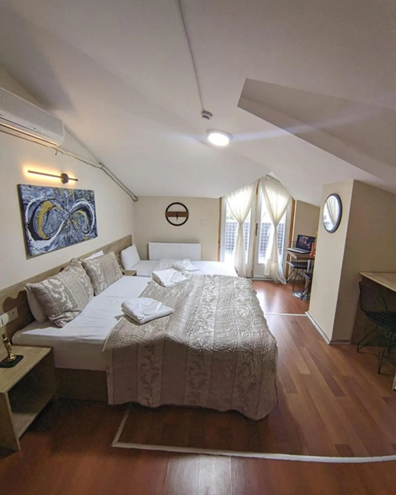 Photo of the whole room, Bed in Rumeli Konak Butik Otel