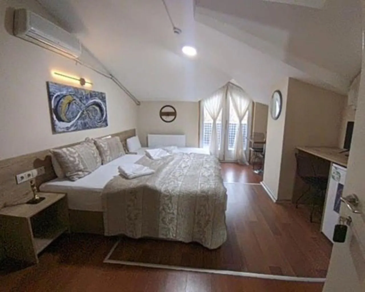 Photo of the whole room, Bed in Rumeli Konak Butik Otel
